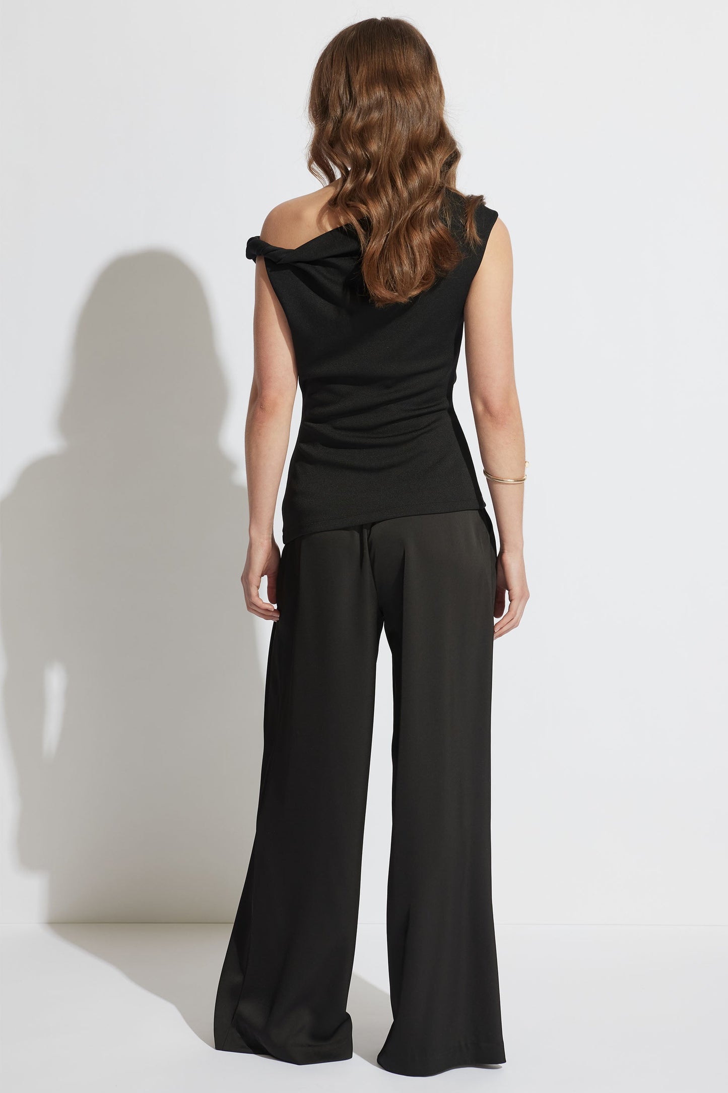 Mina Twist Tipped Shoulder Top