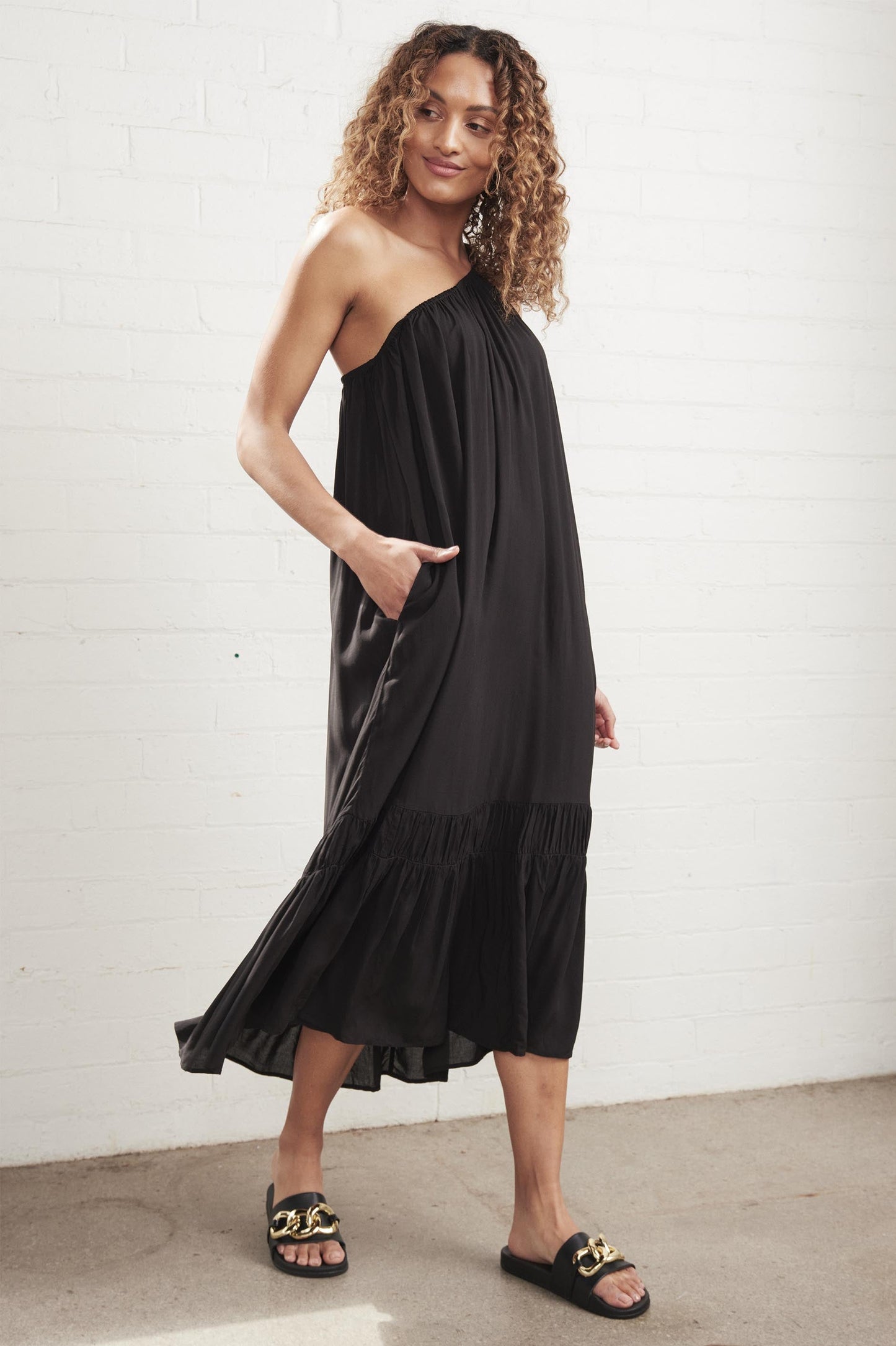 Tarni One Shoulder Midi Dress