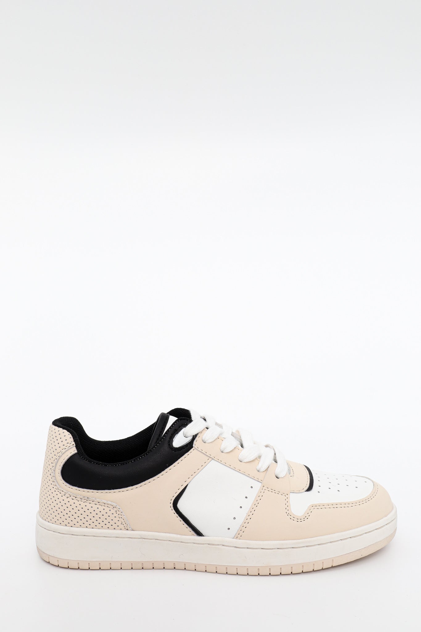 D-LUXE Blair Low Rise Sneaker