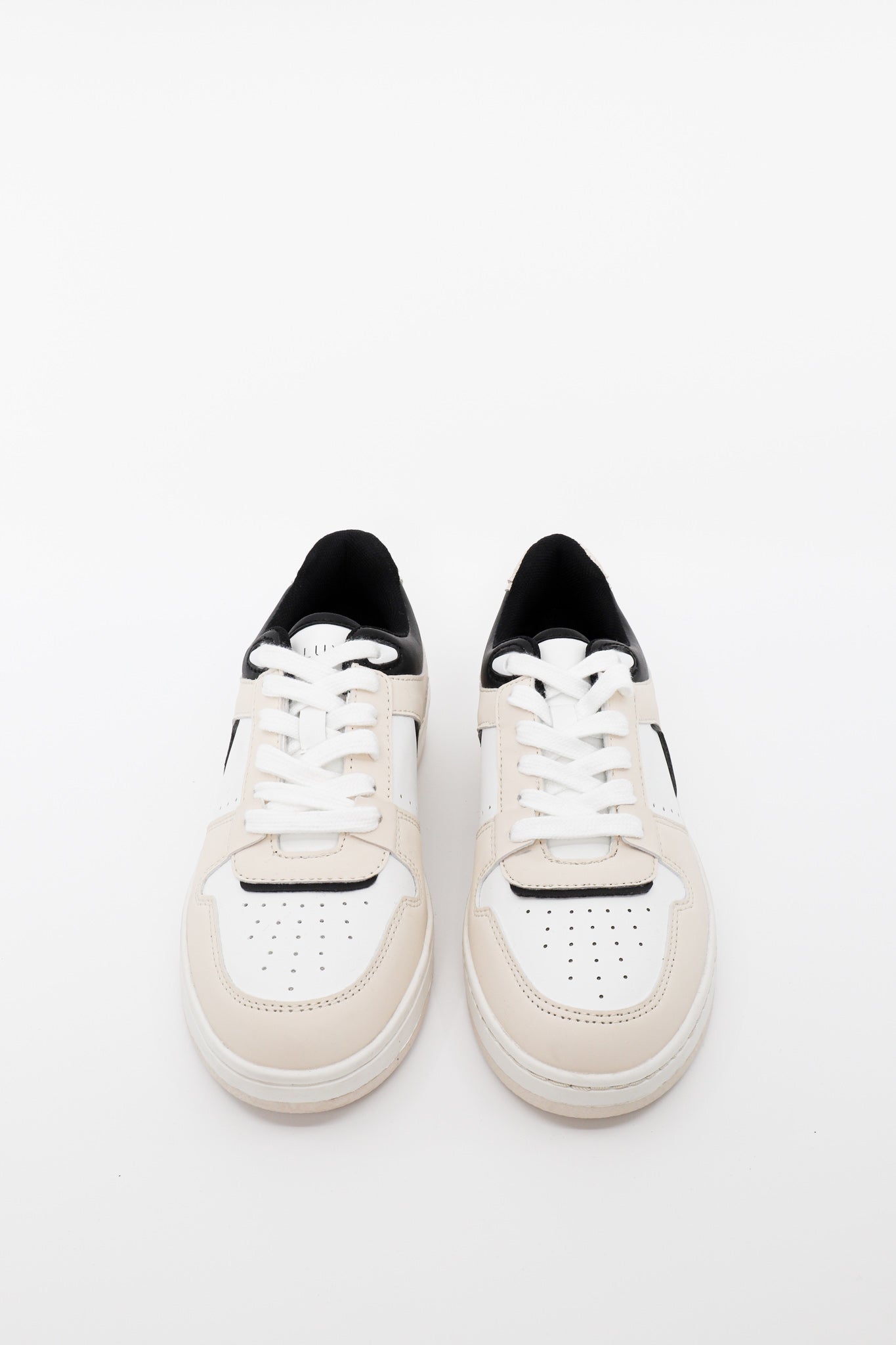 D-LUXE Blair Low Rise Sneaker