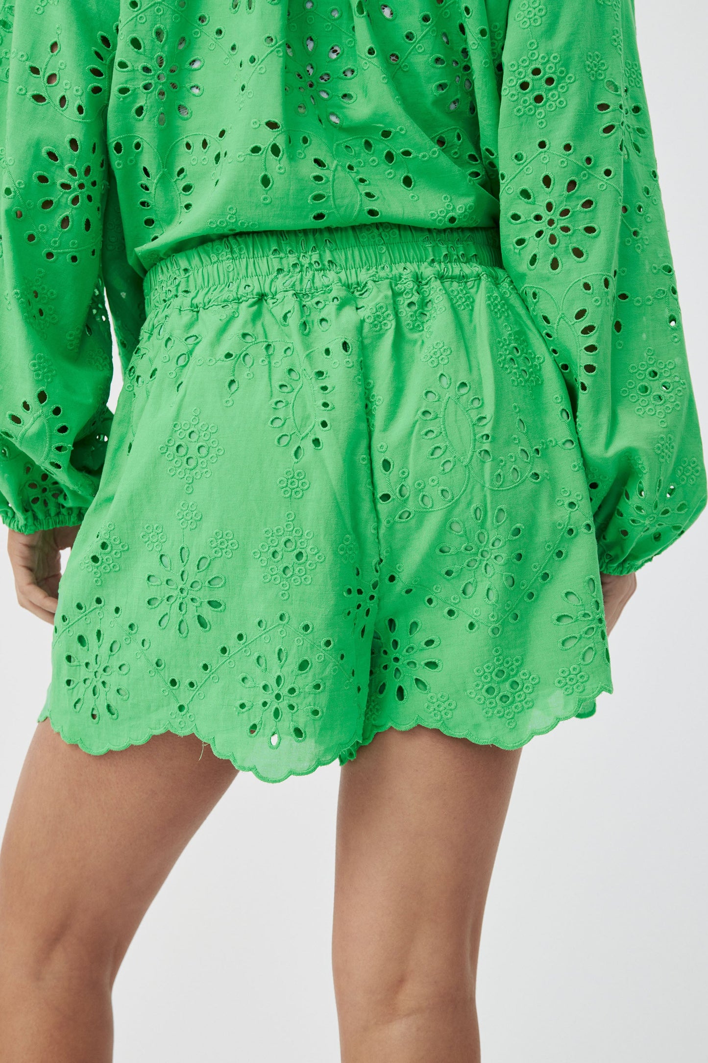 Luna Broderie Short