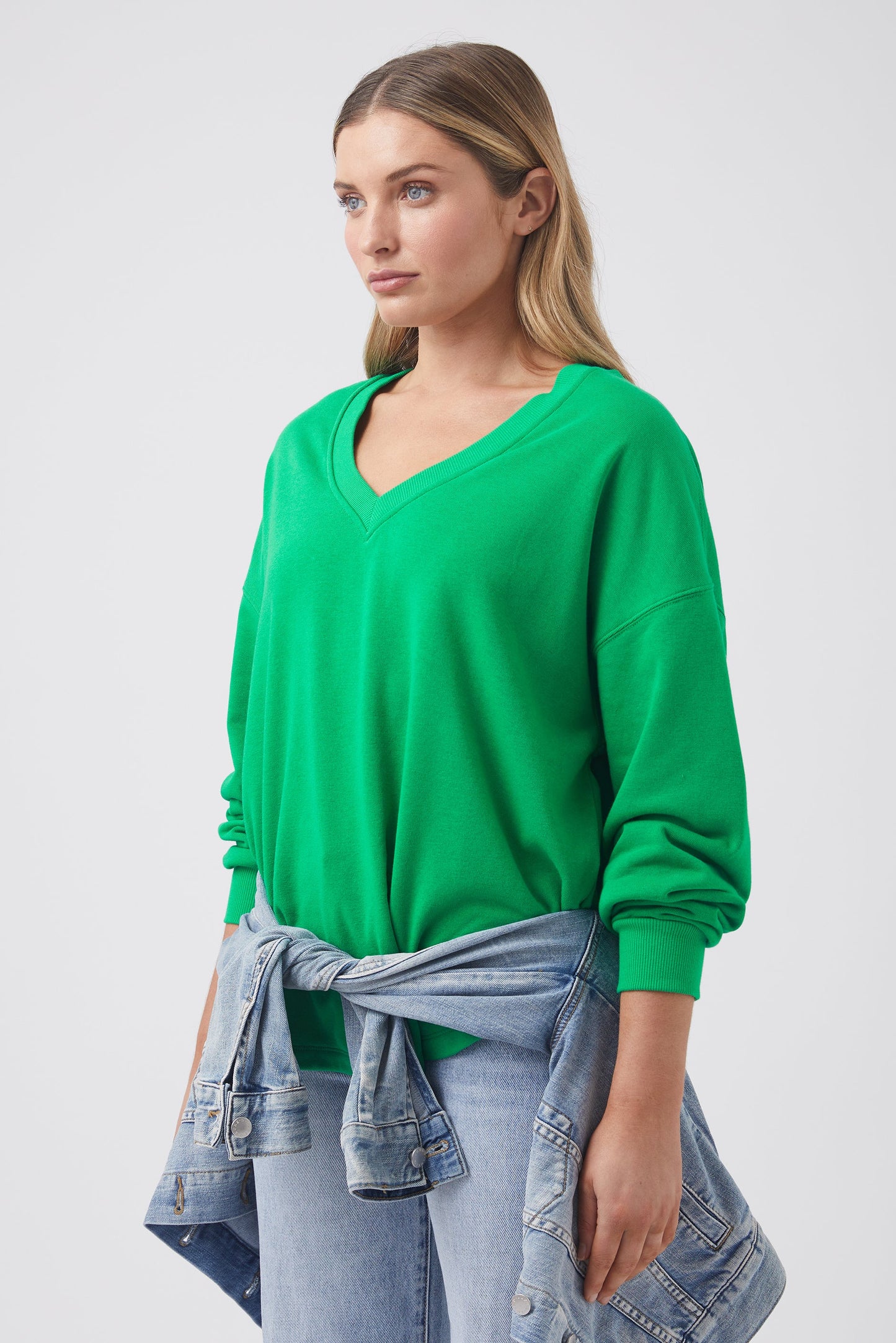 Demi V-Neck Sweat