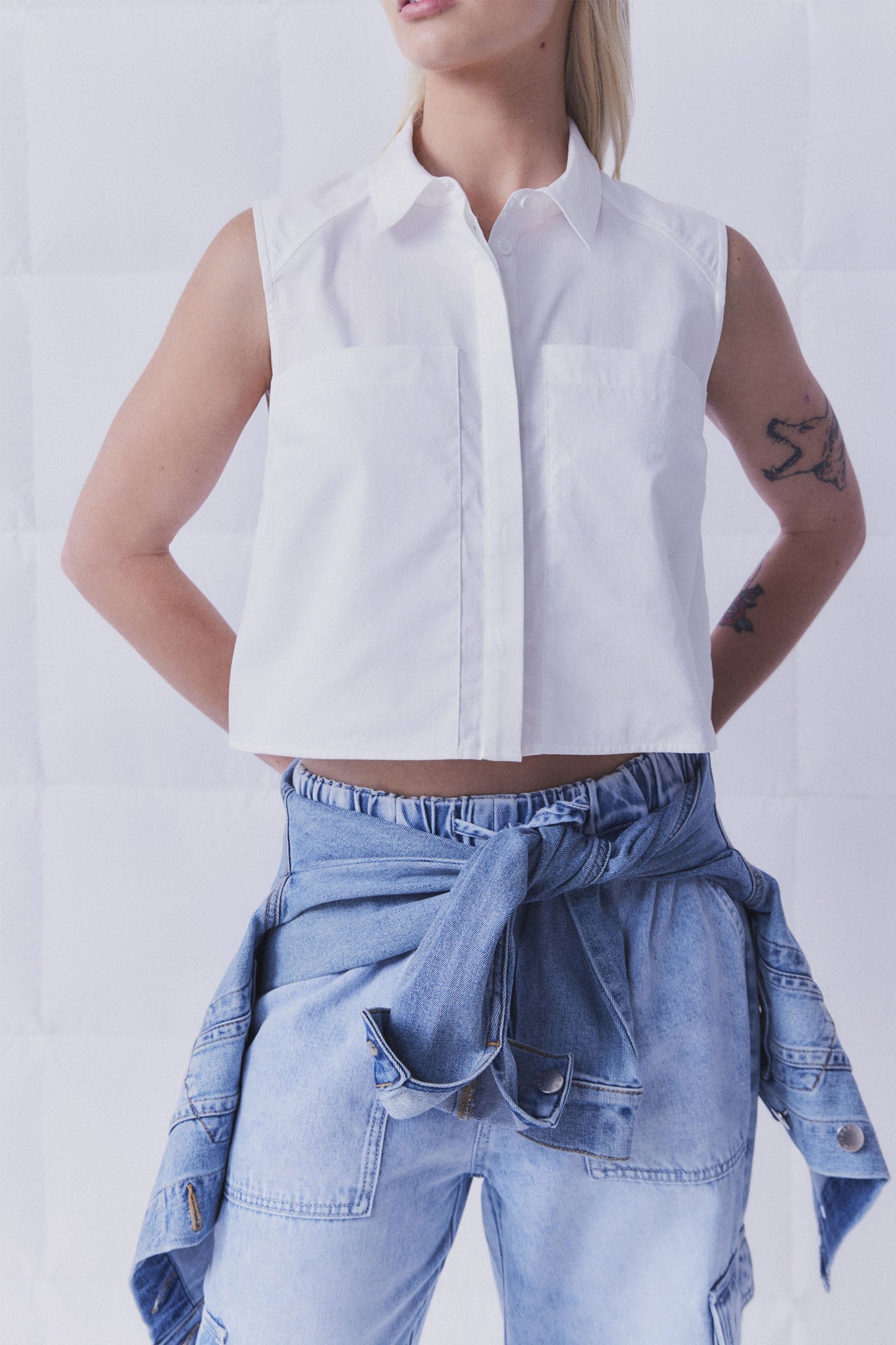 D-Luxe Crop Sleeveless Shirt