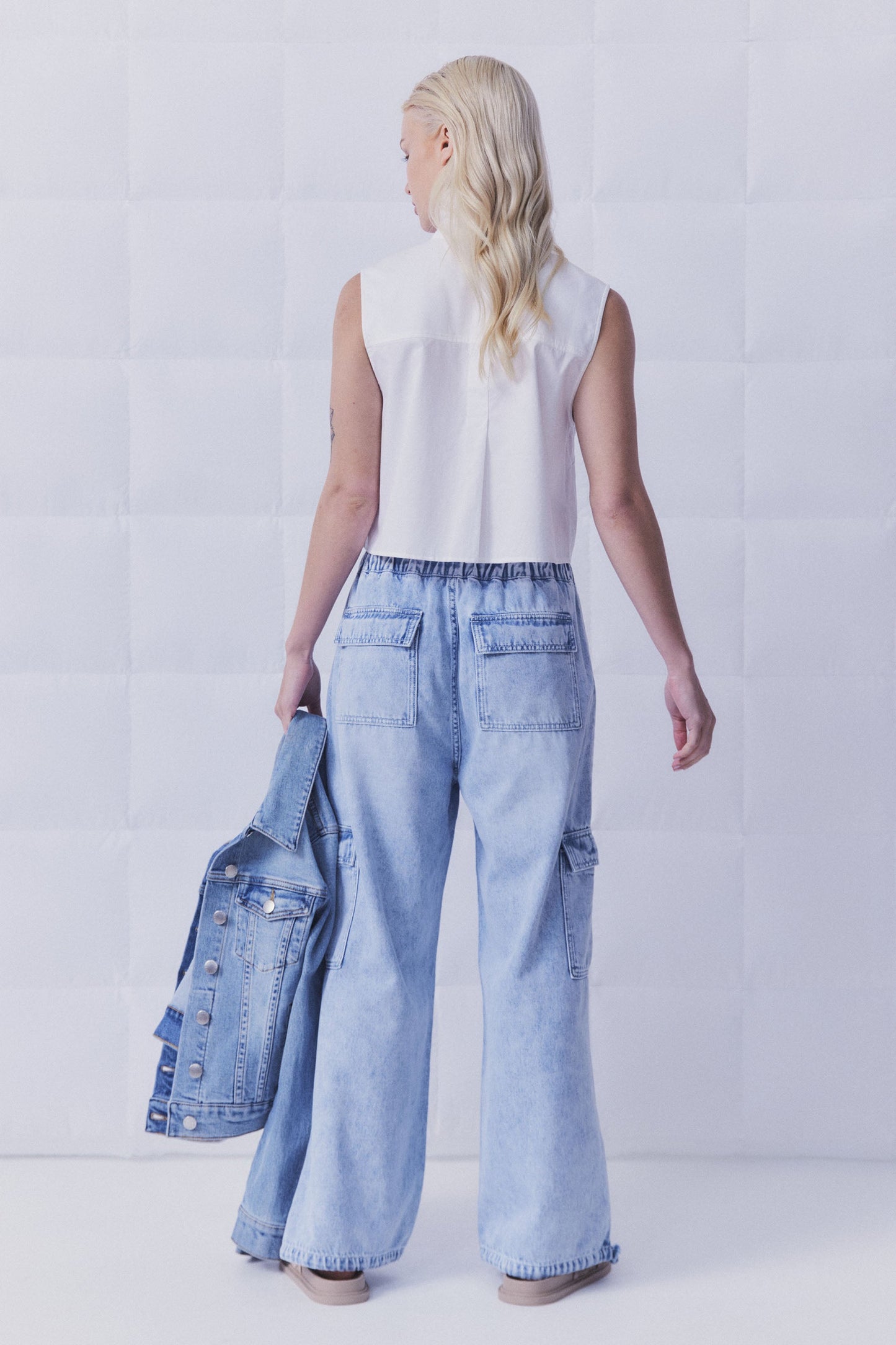 D-Luxe Crop Sleeveless Shirt