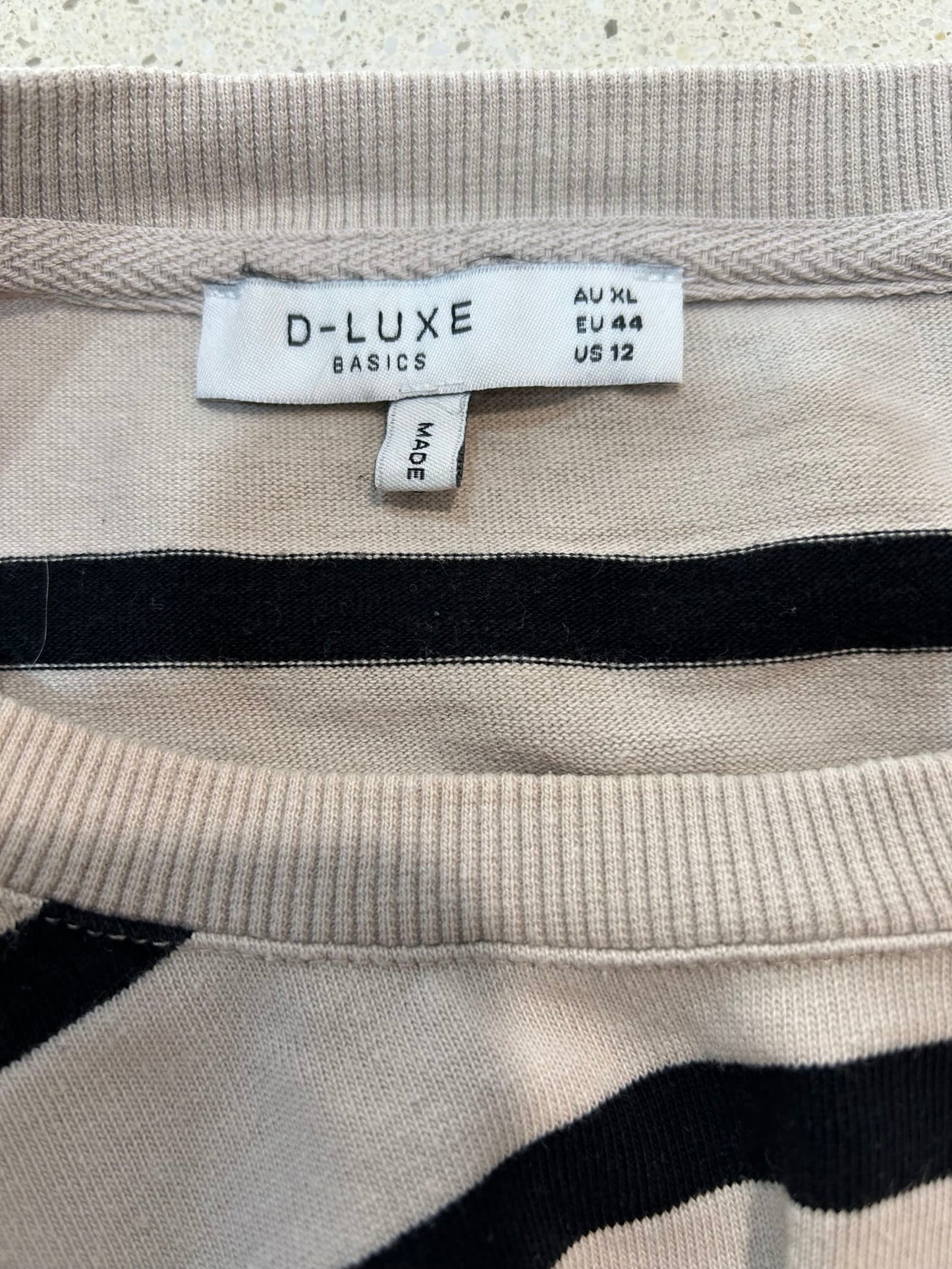 161843