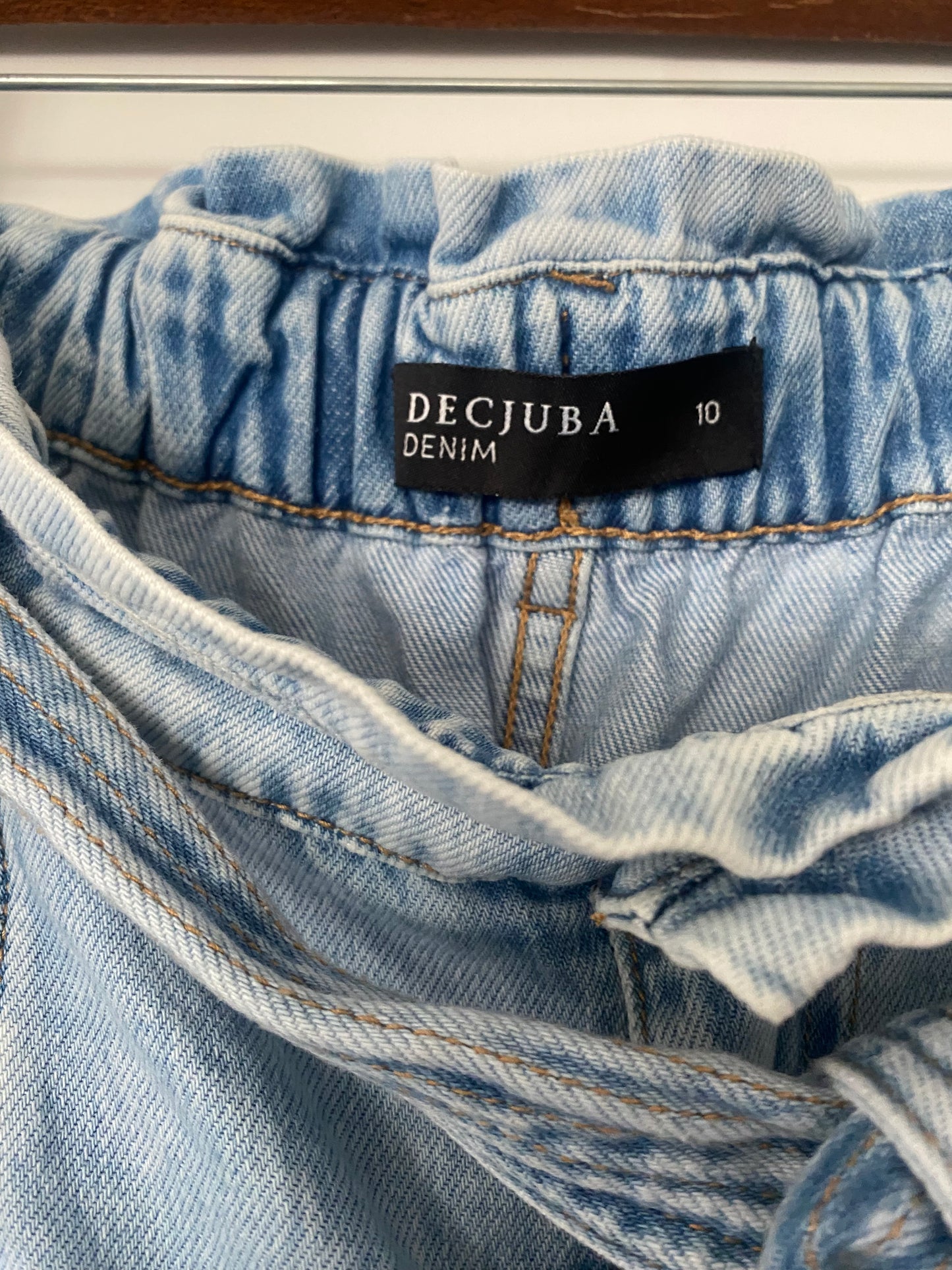 3303