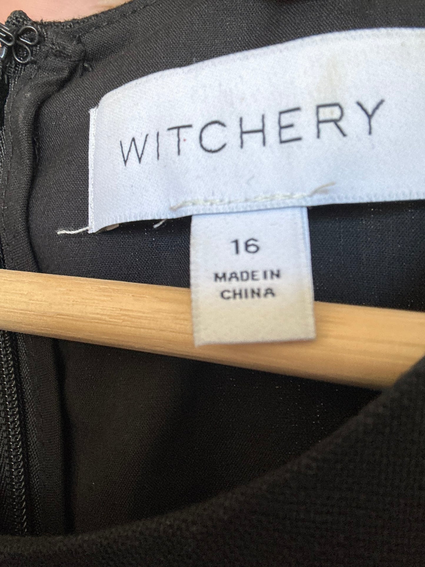 106527
