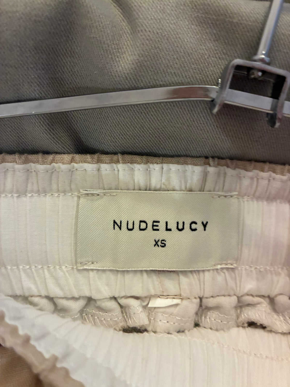 99082