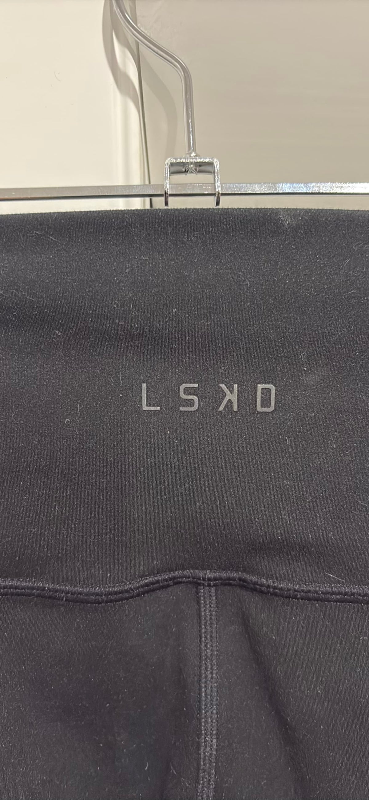 216270