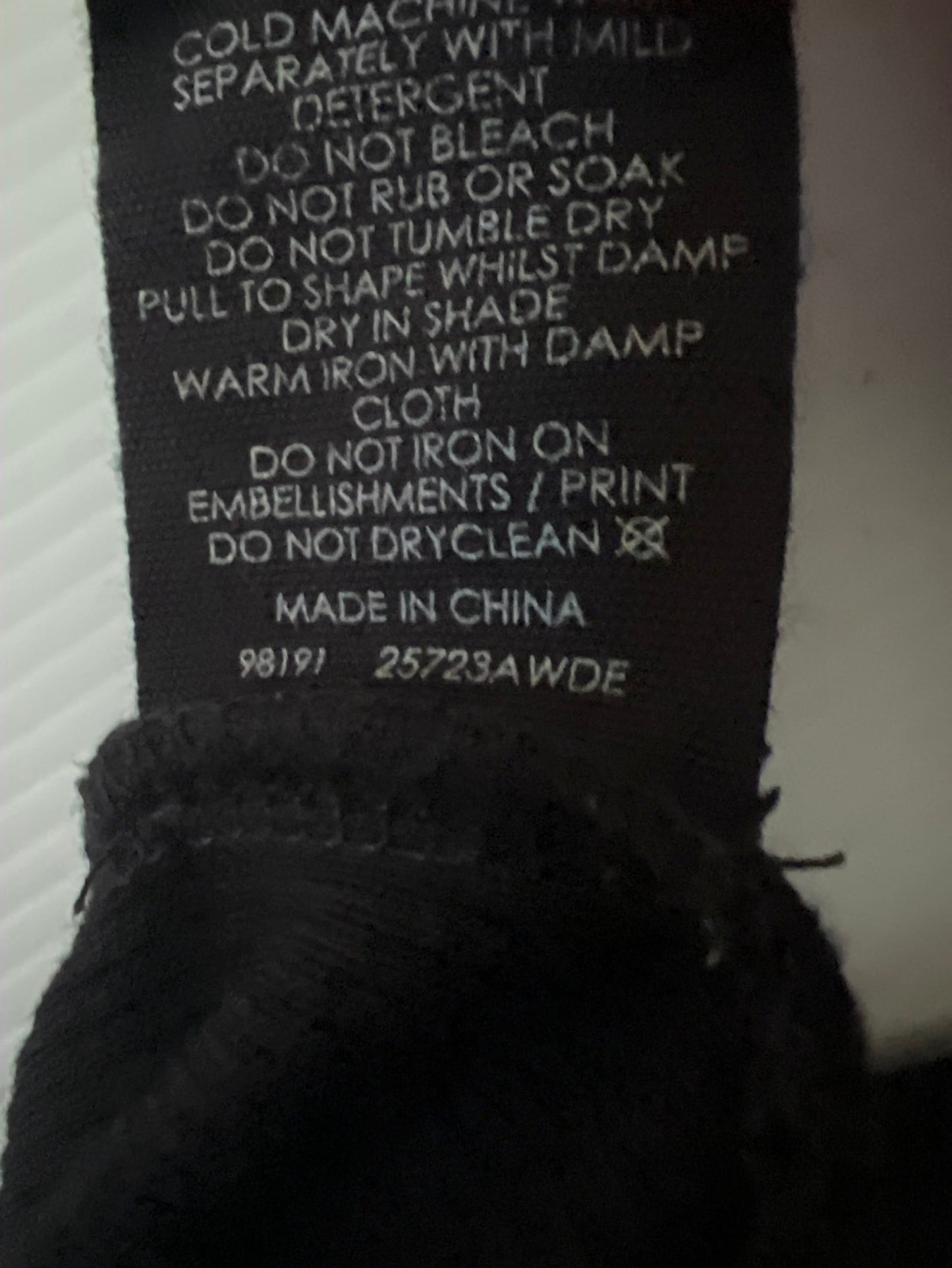 163949