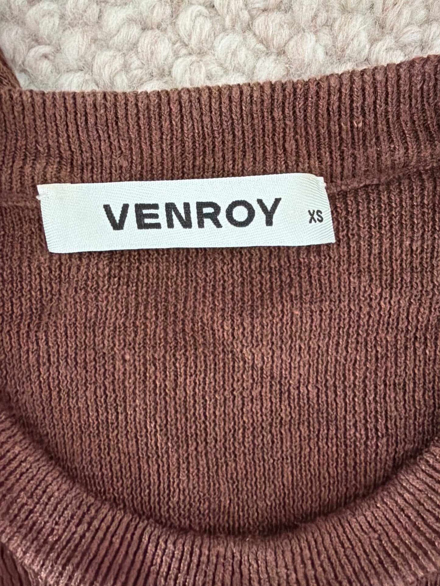 122560