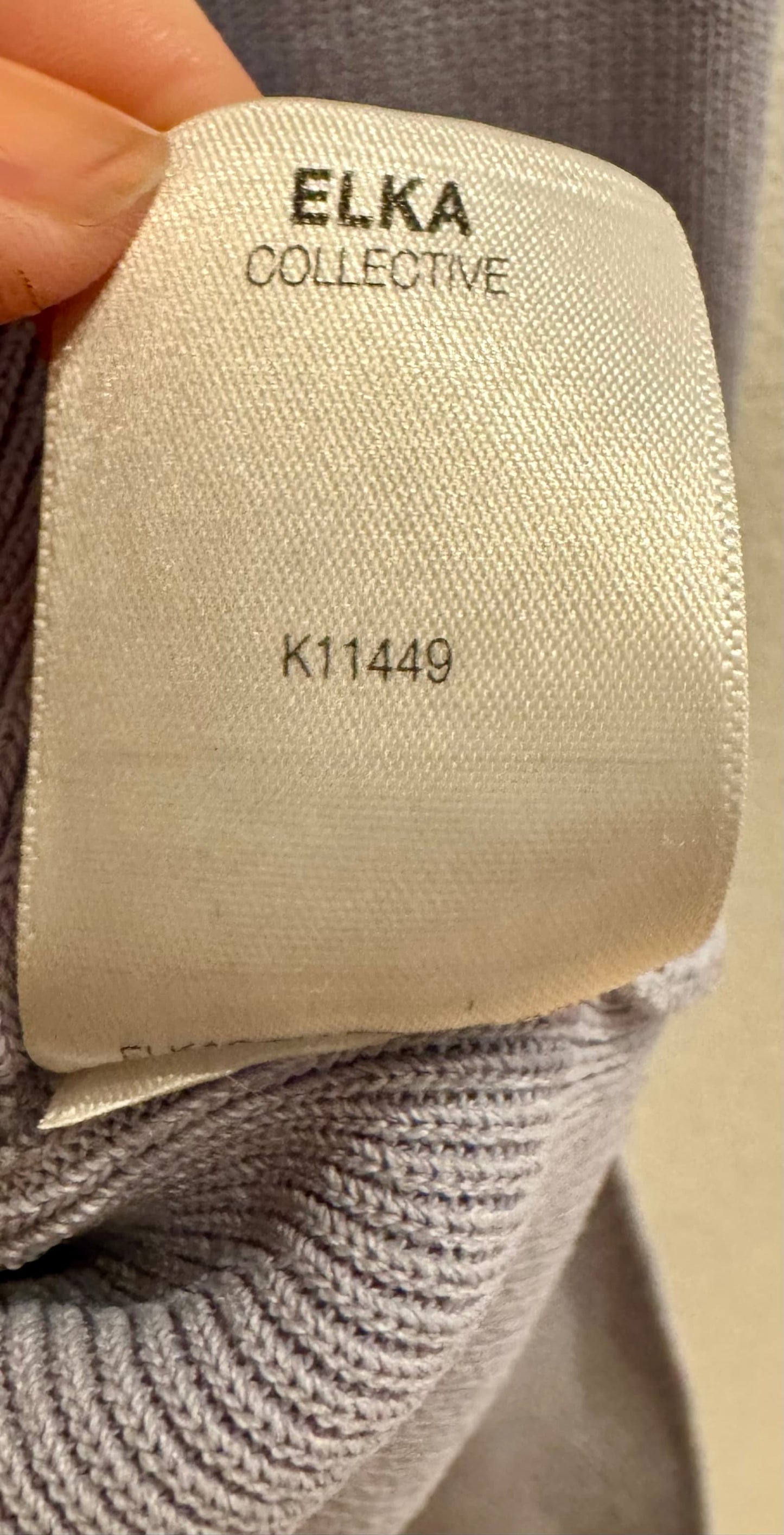 153156