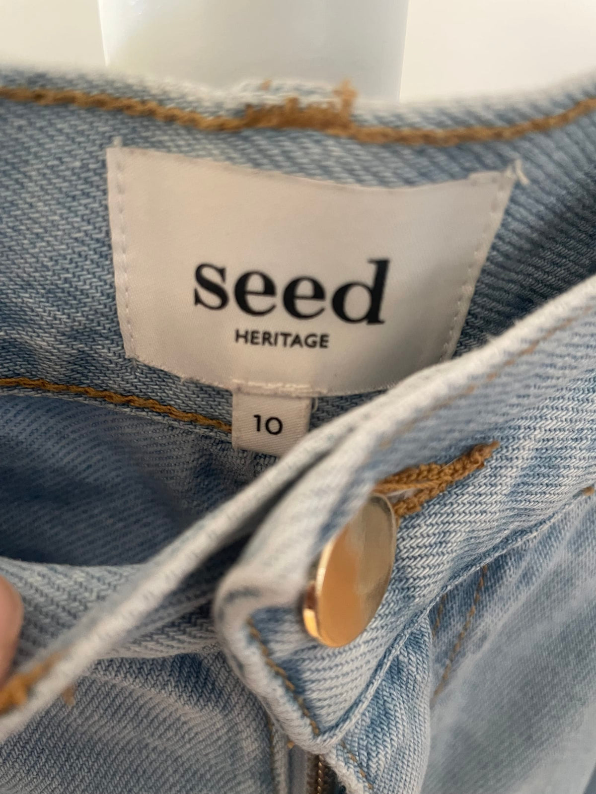 206867