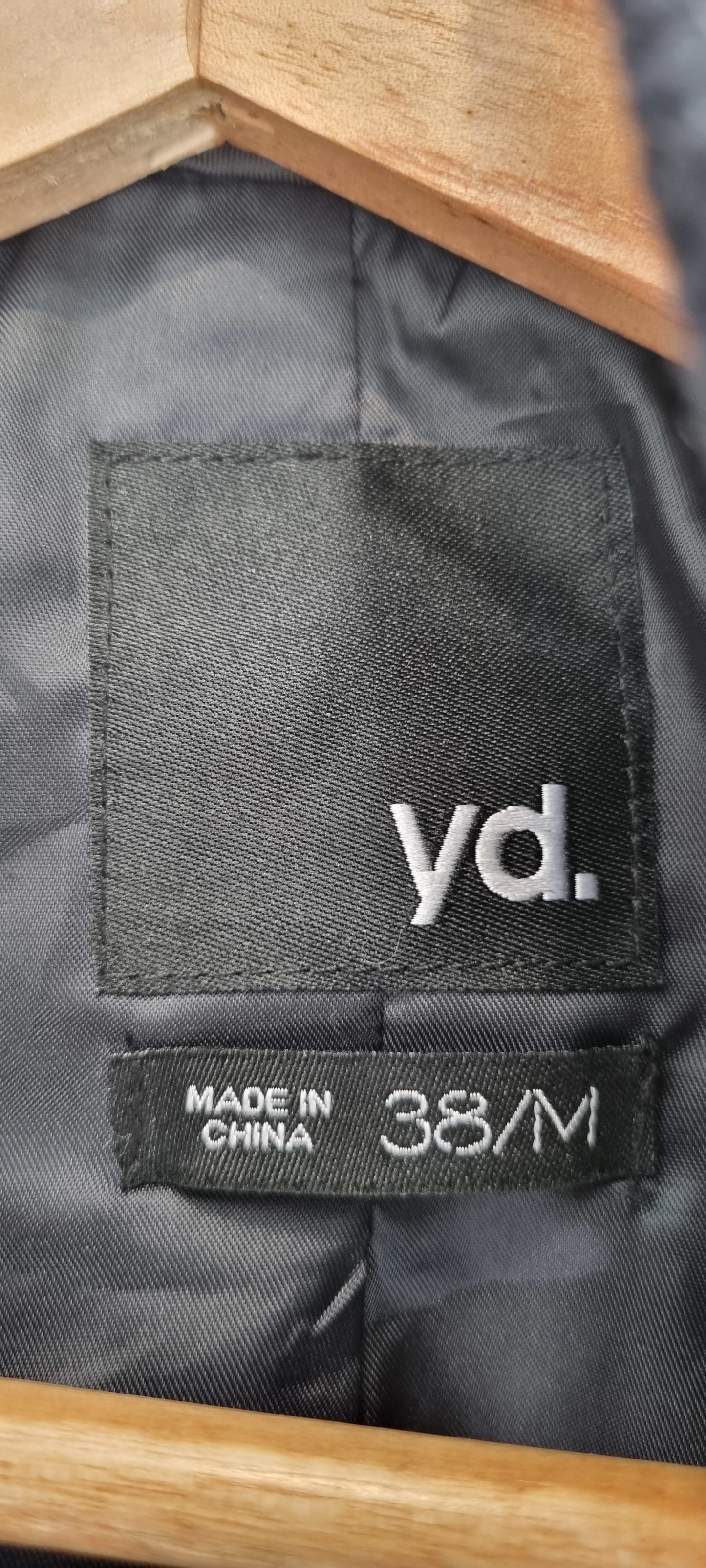 89693