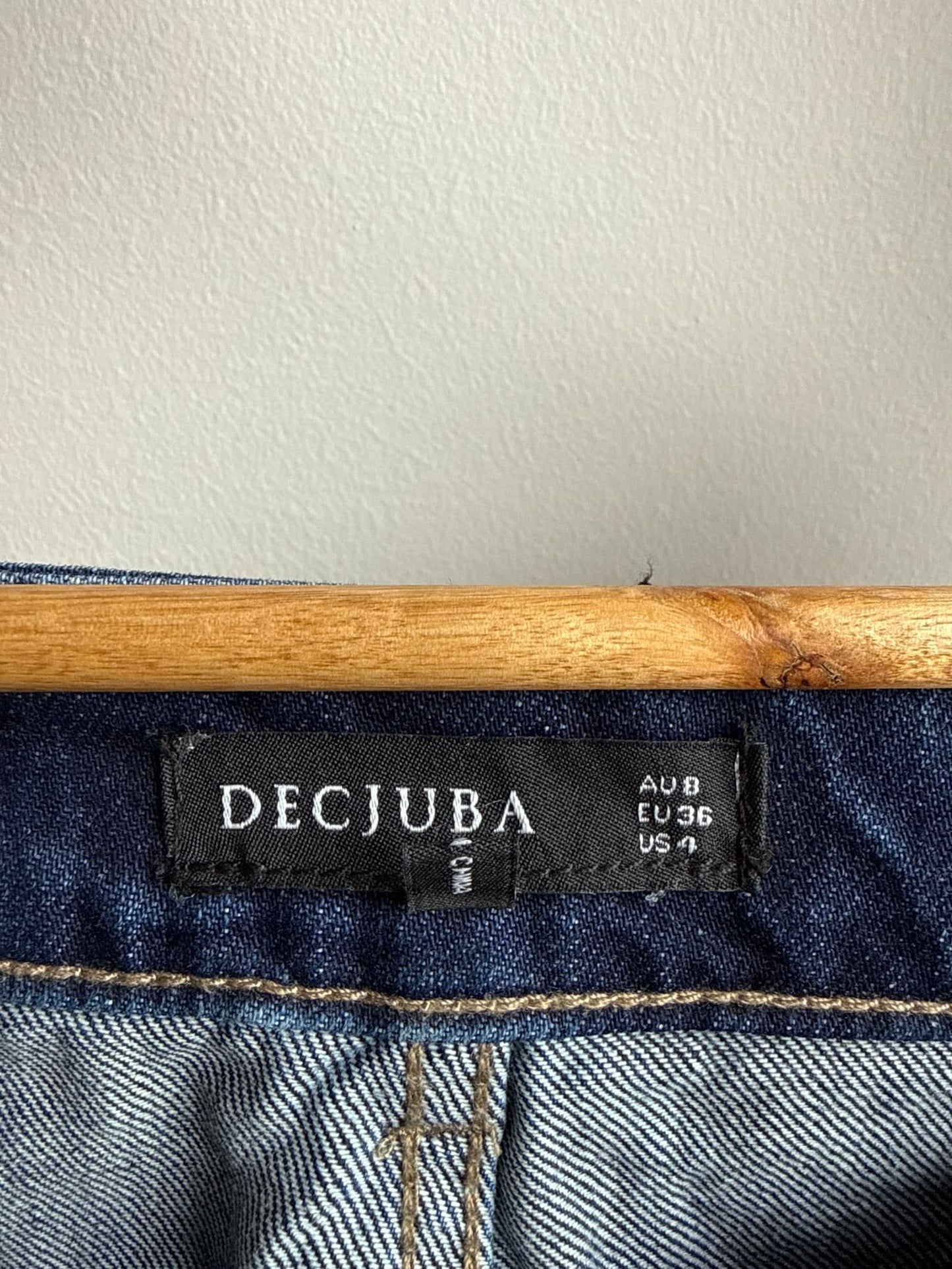 122573