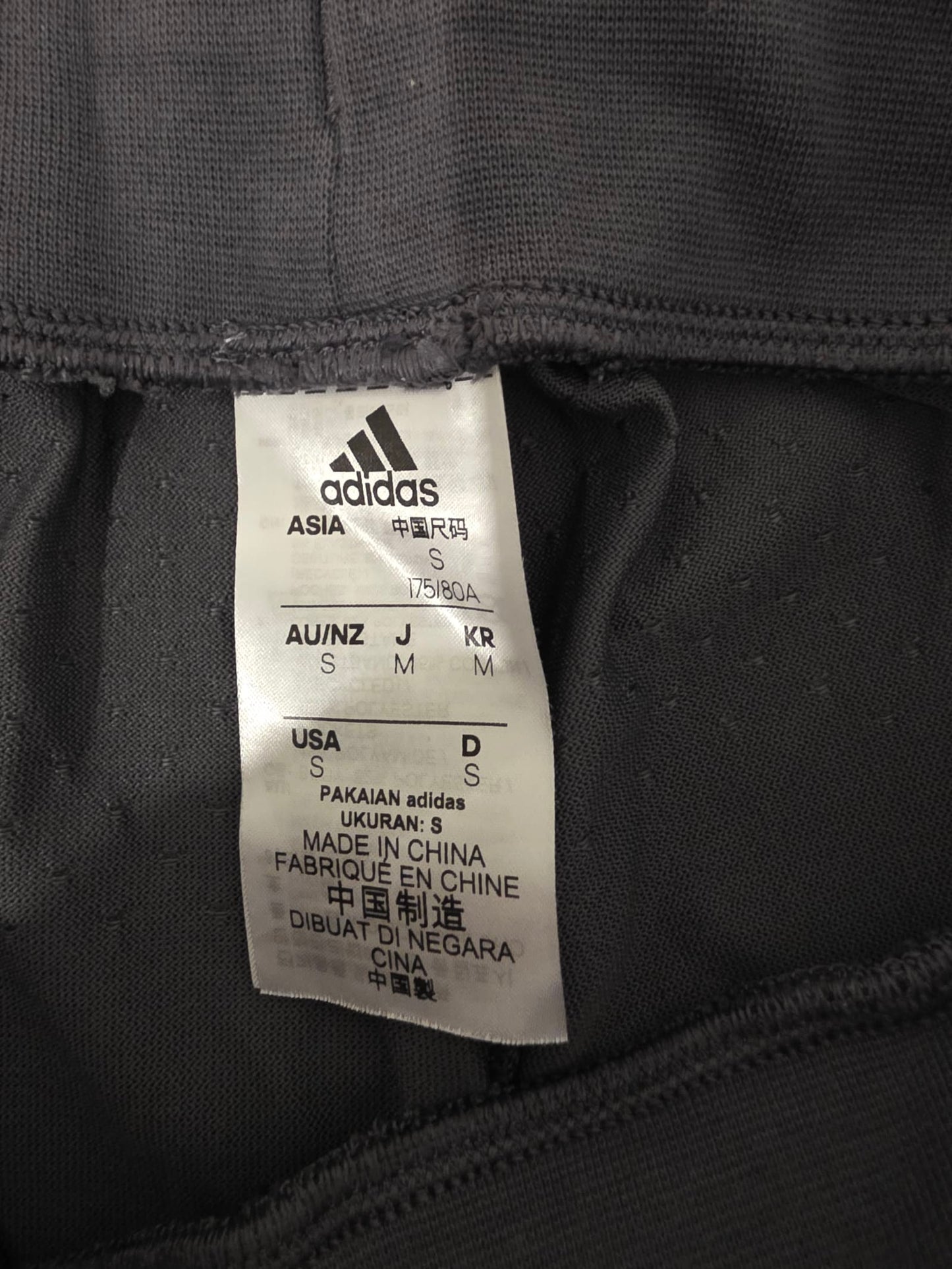 105661