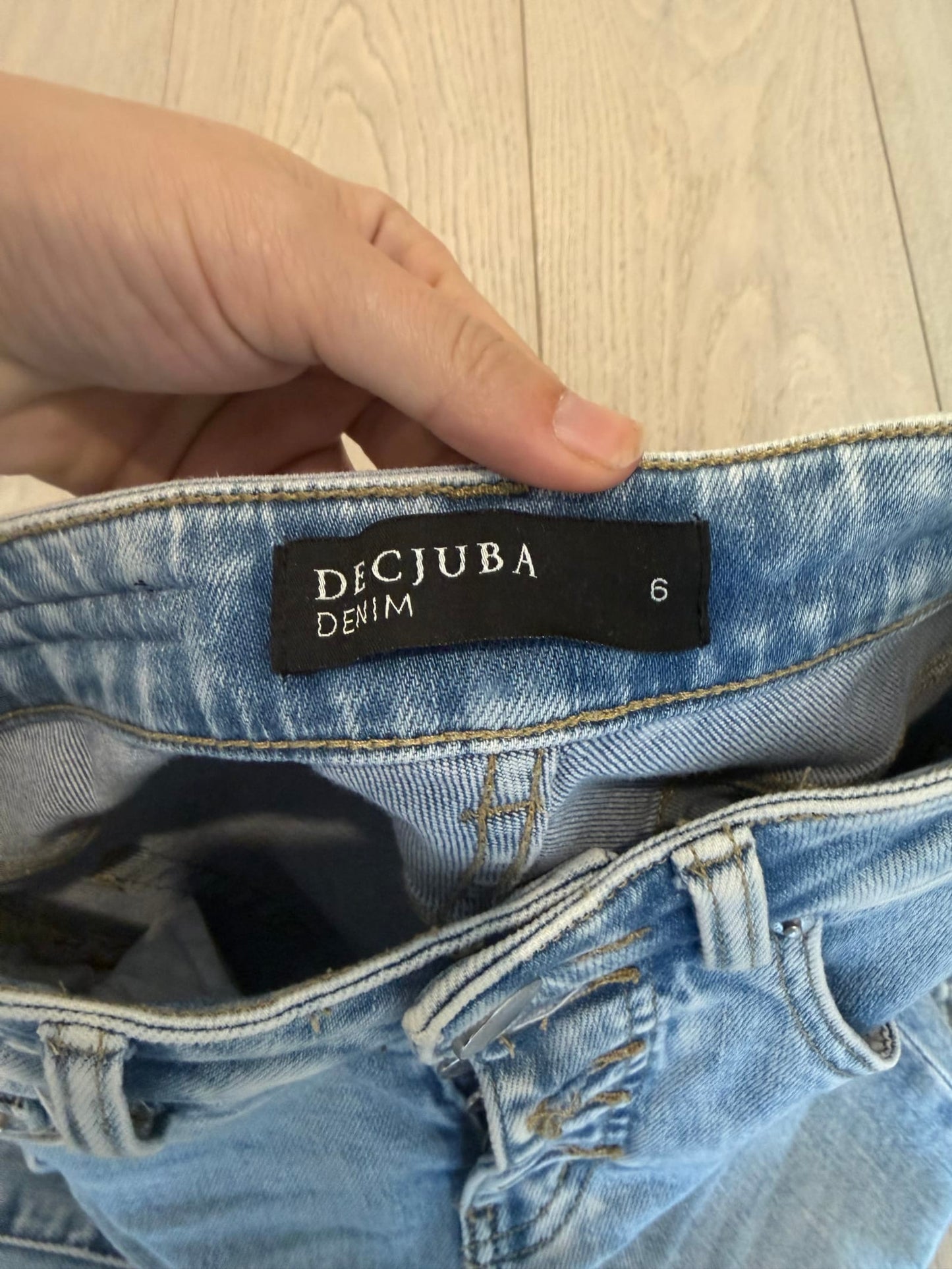 98092