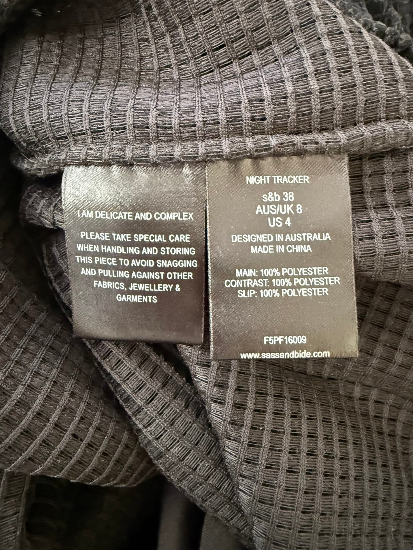 183864