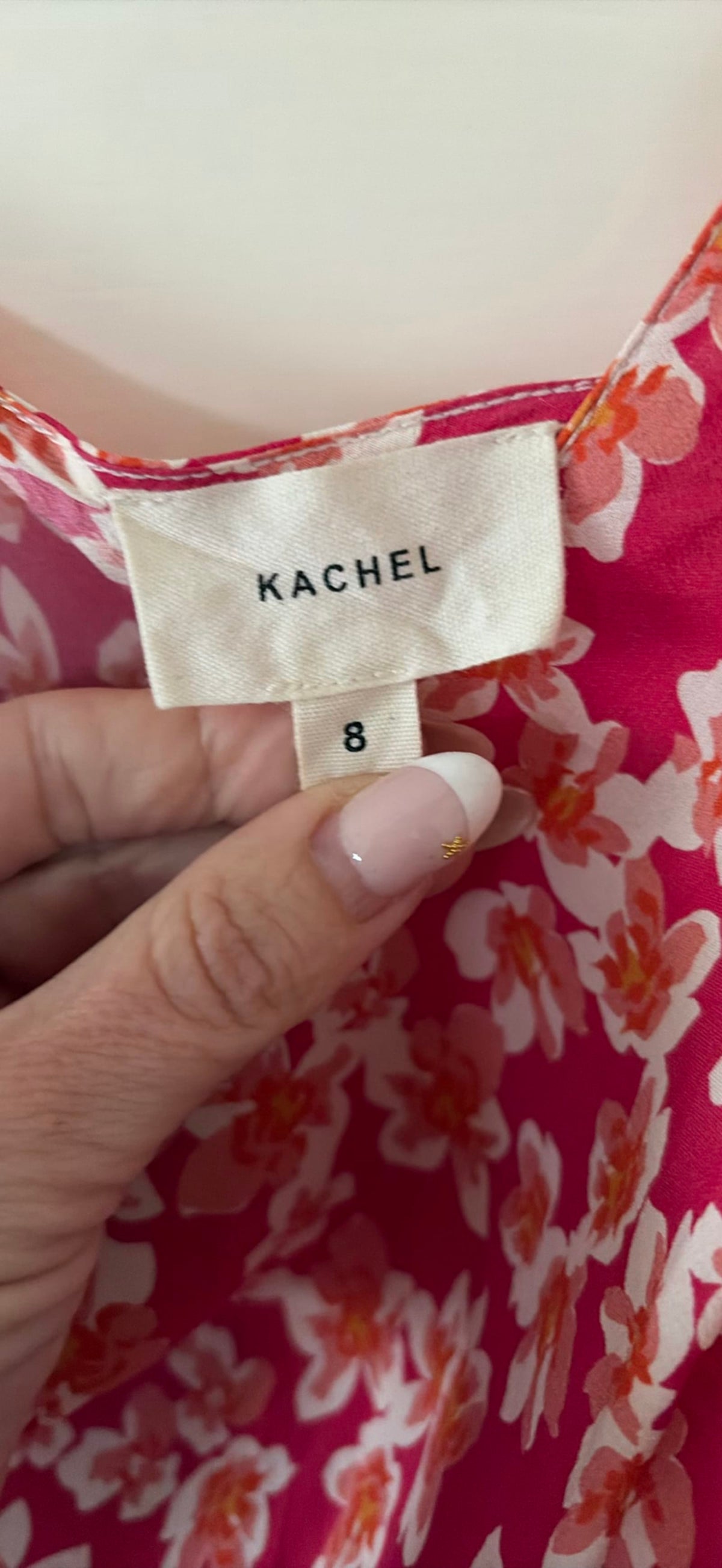 218208