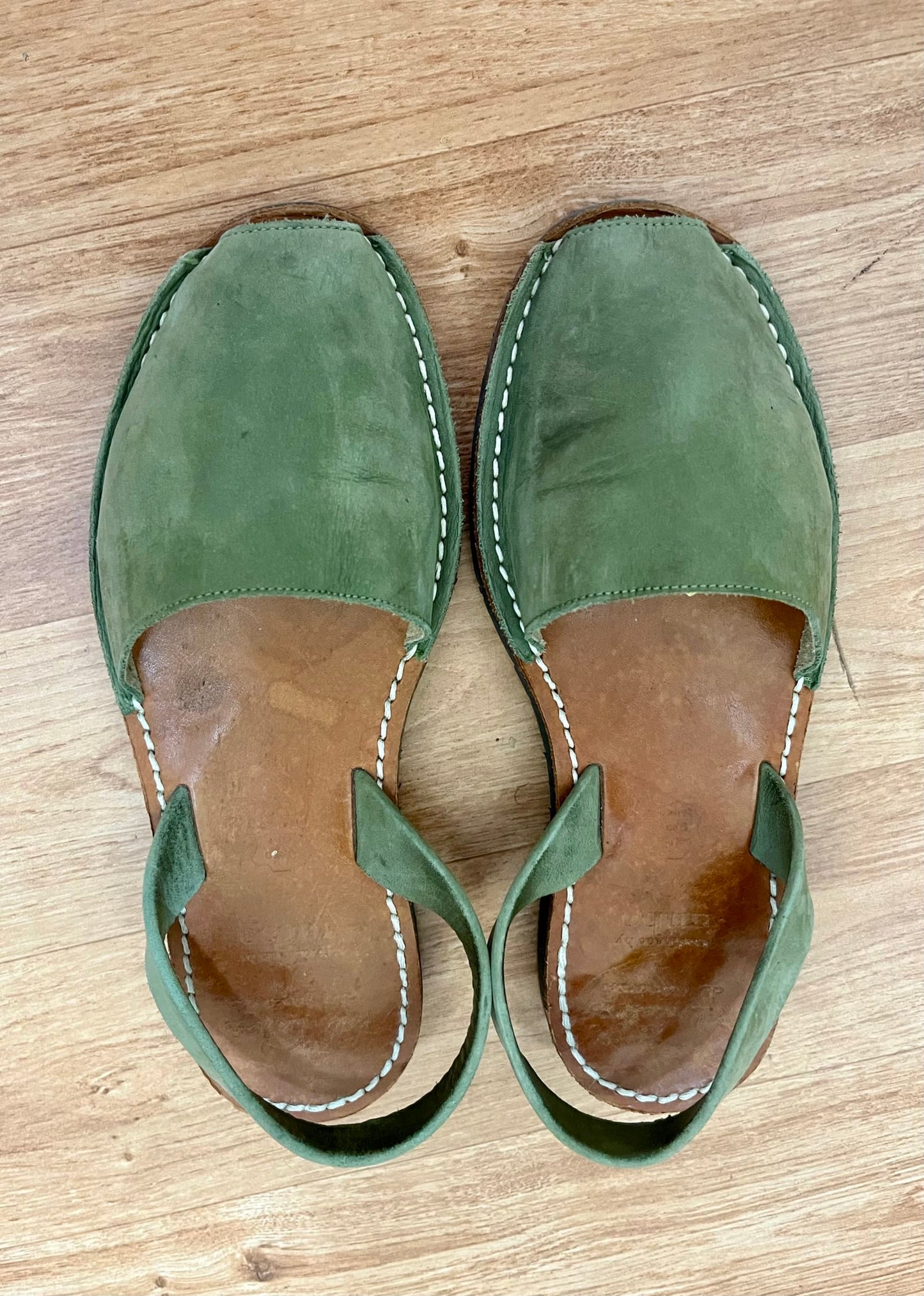 198379