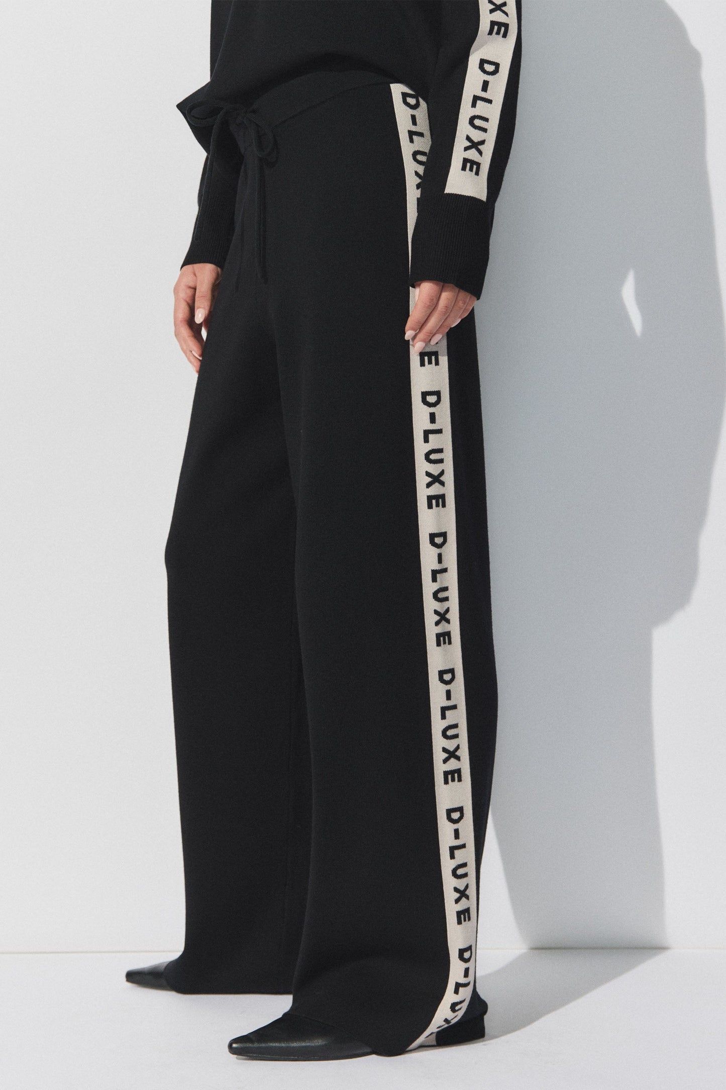 D-Luxe Logo Panel Knit Pant