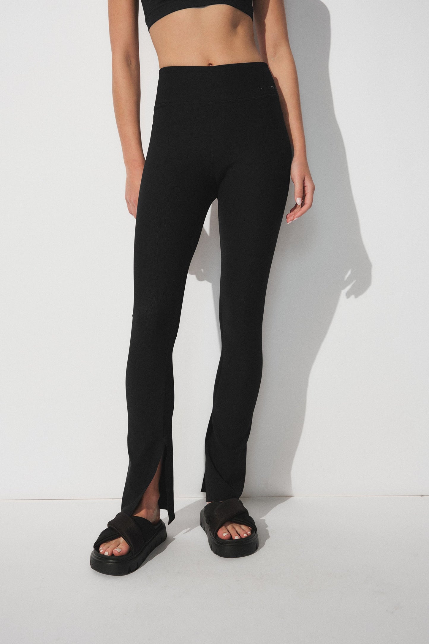 D-Luxe Rib Split Hem Legging