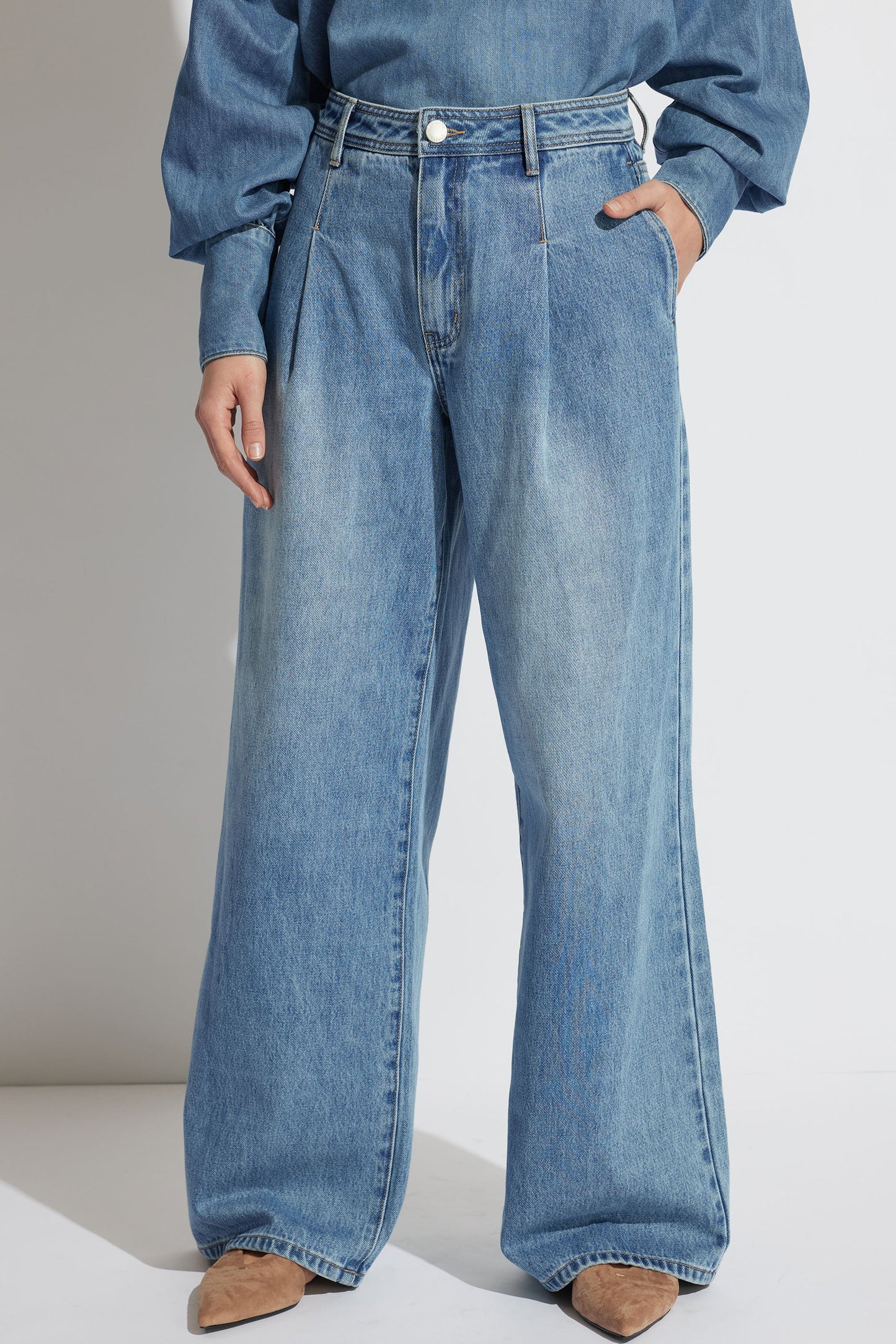 Amelia Pleated Wide Leg Jean