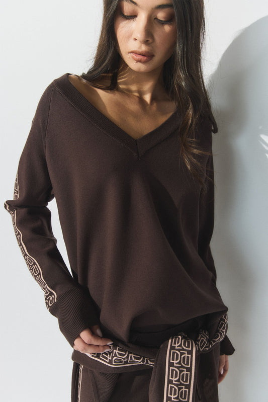D-Luxe Contrast Logo Knit Top
