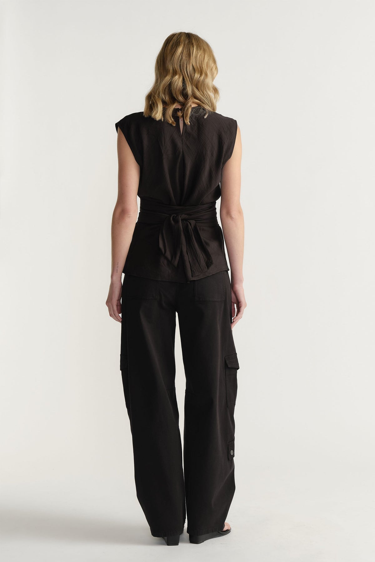 Tia Knot Front Top
