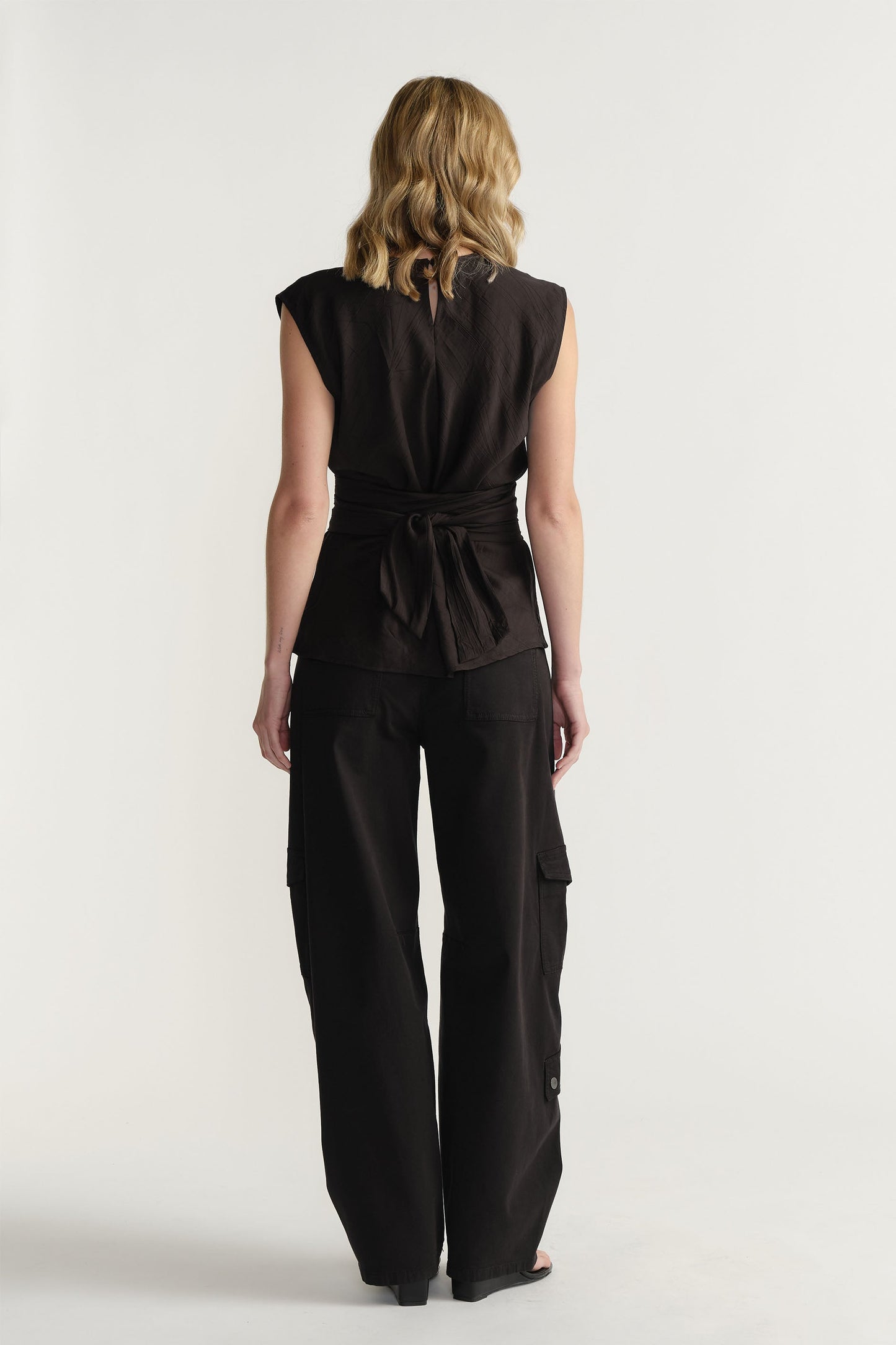 Tia Knot Front Top