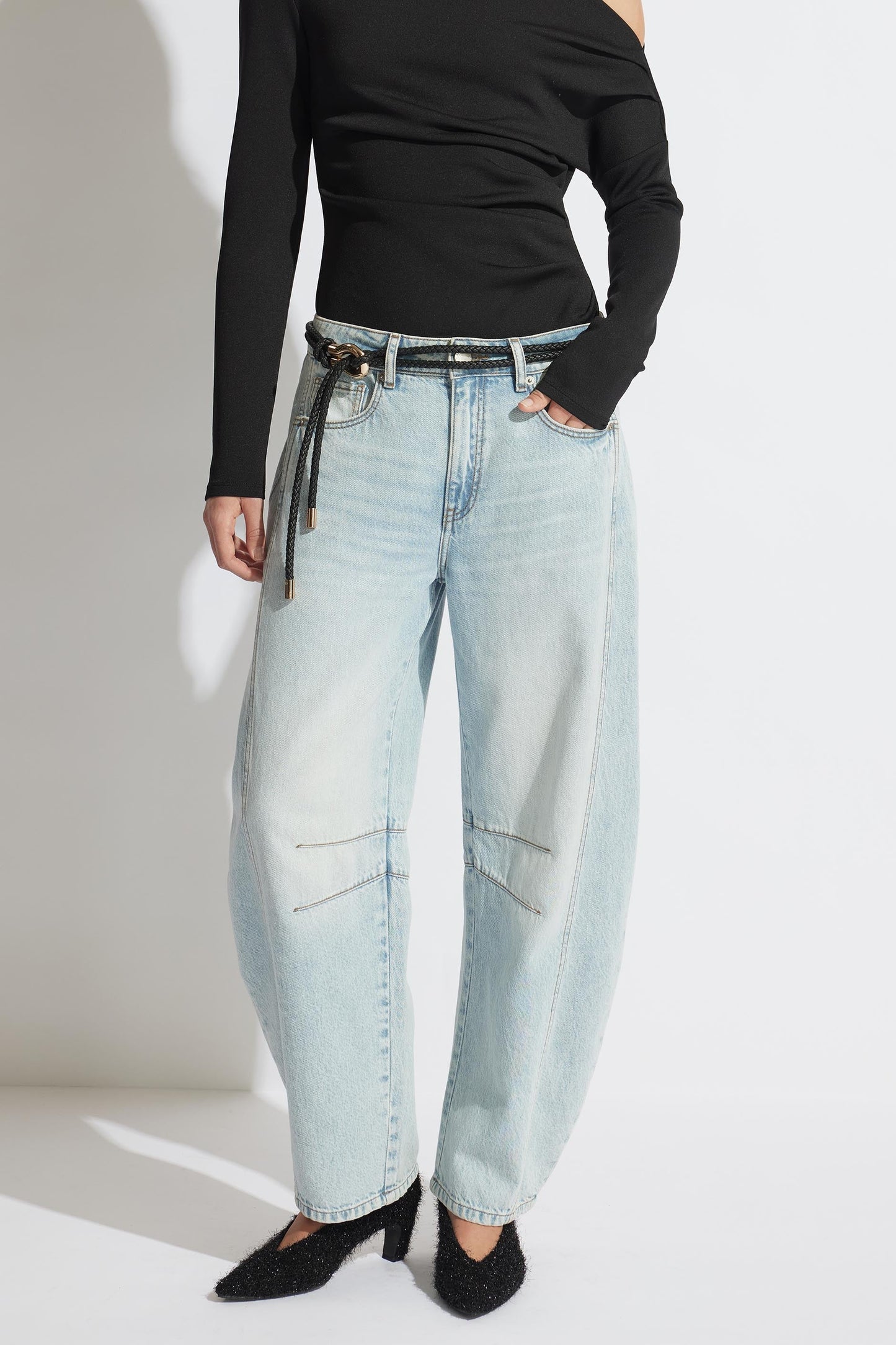 Aria Barrel Leg Jean