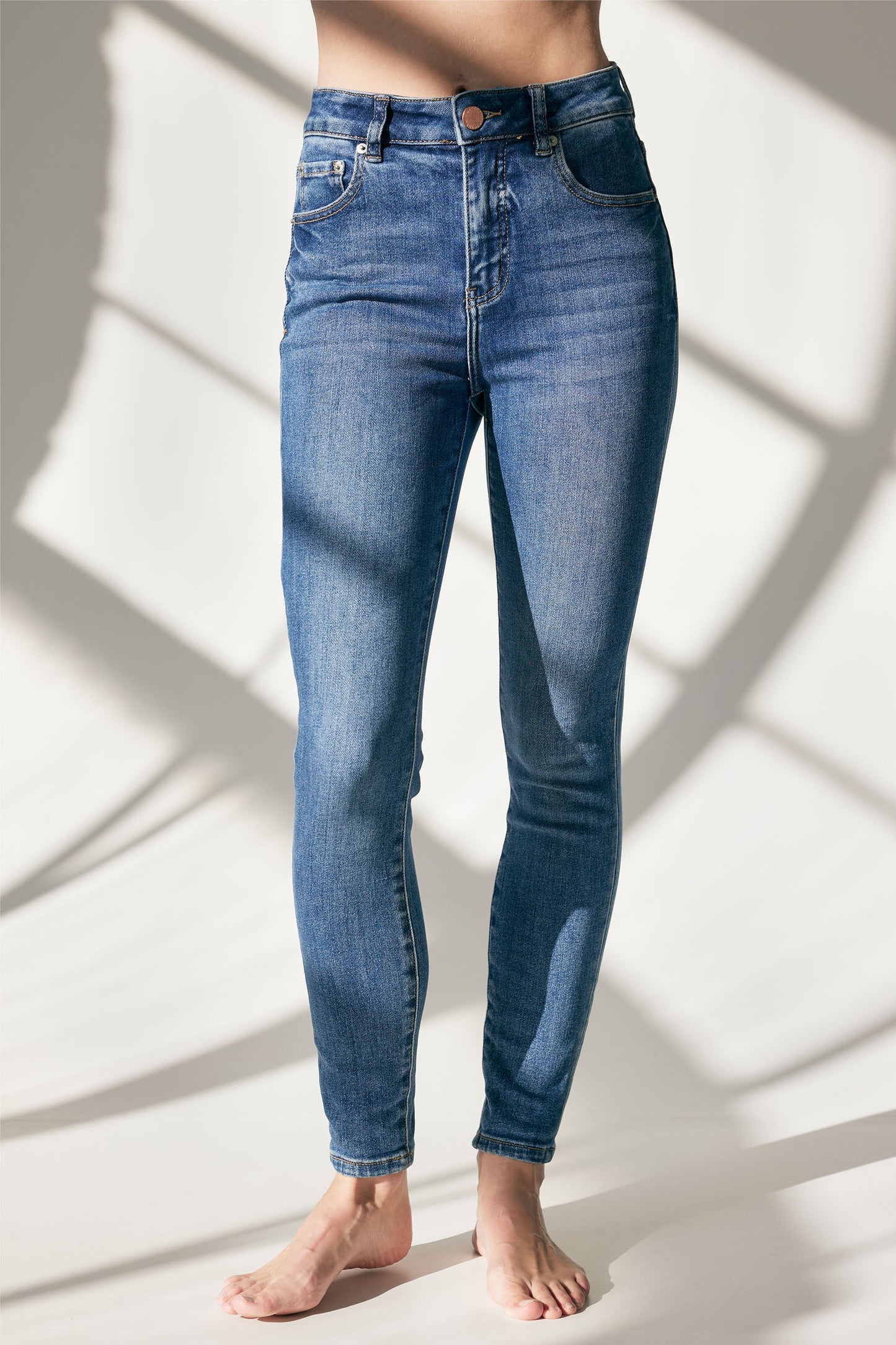 Evie High Rise Skinny Jean