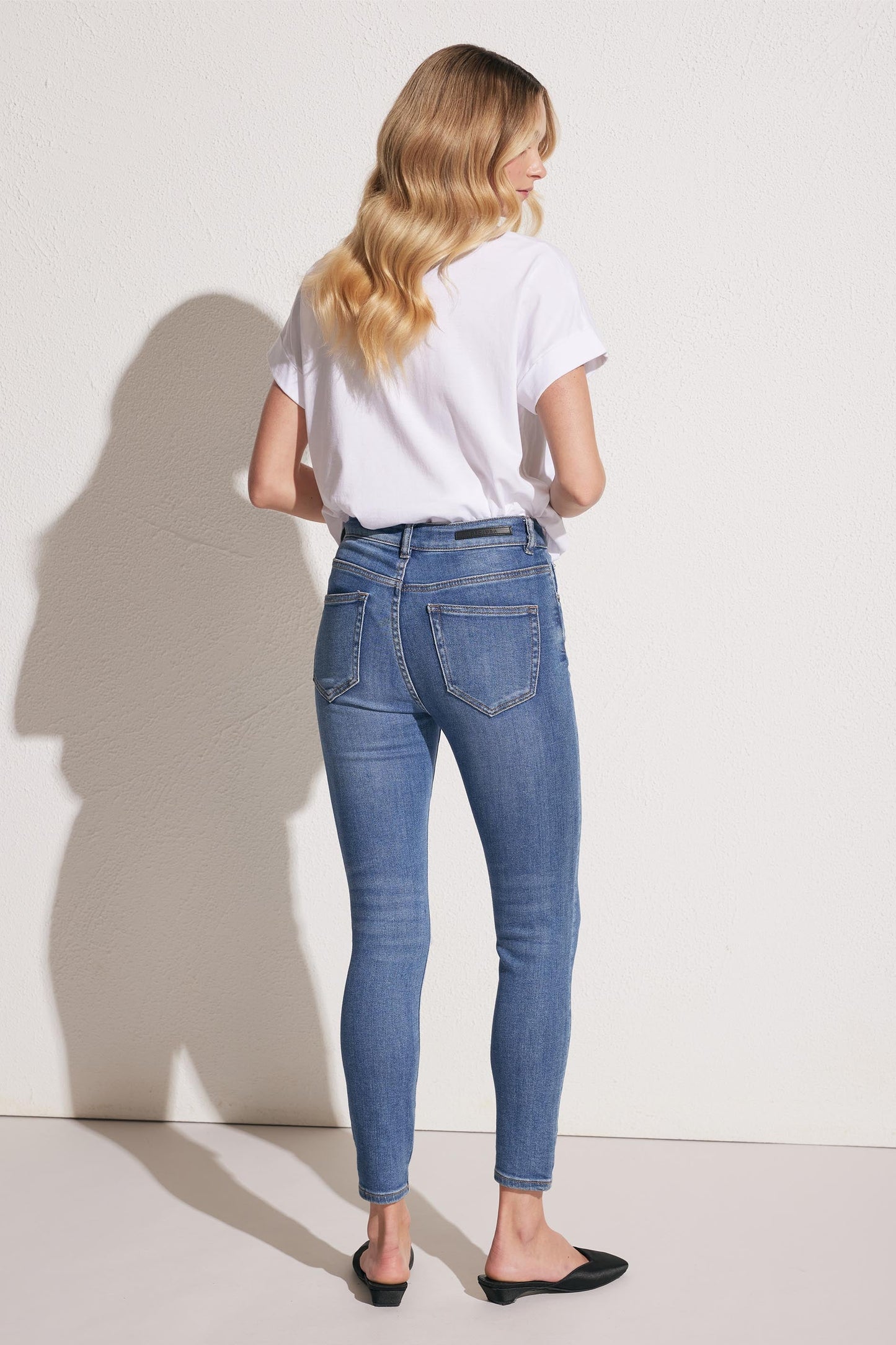 Evie Distressed High Rise Jean