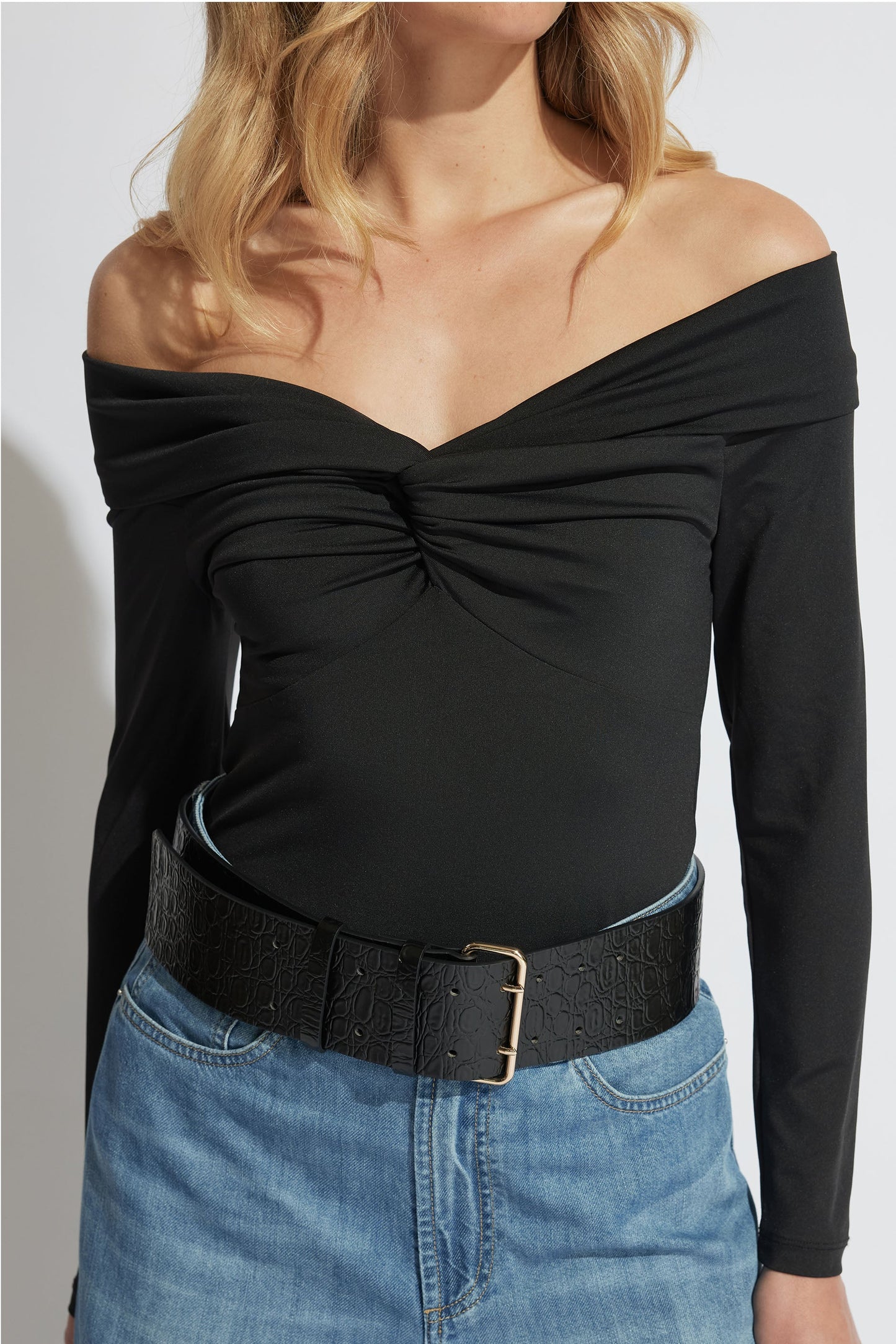Amy Twist Long Sleeve Top