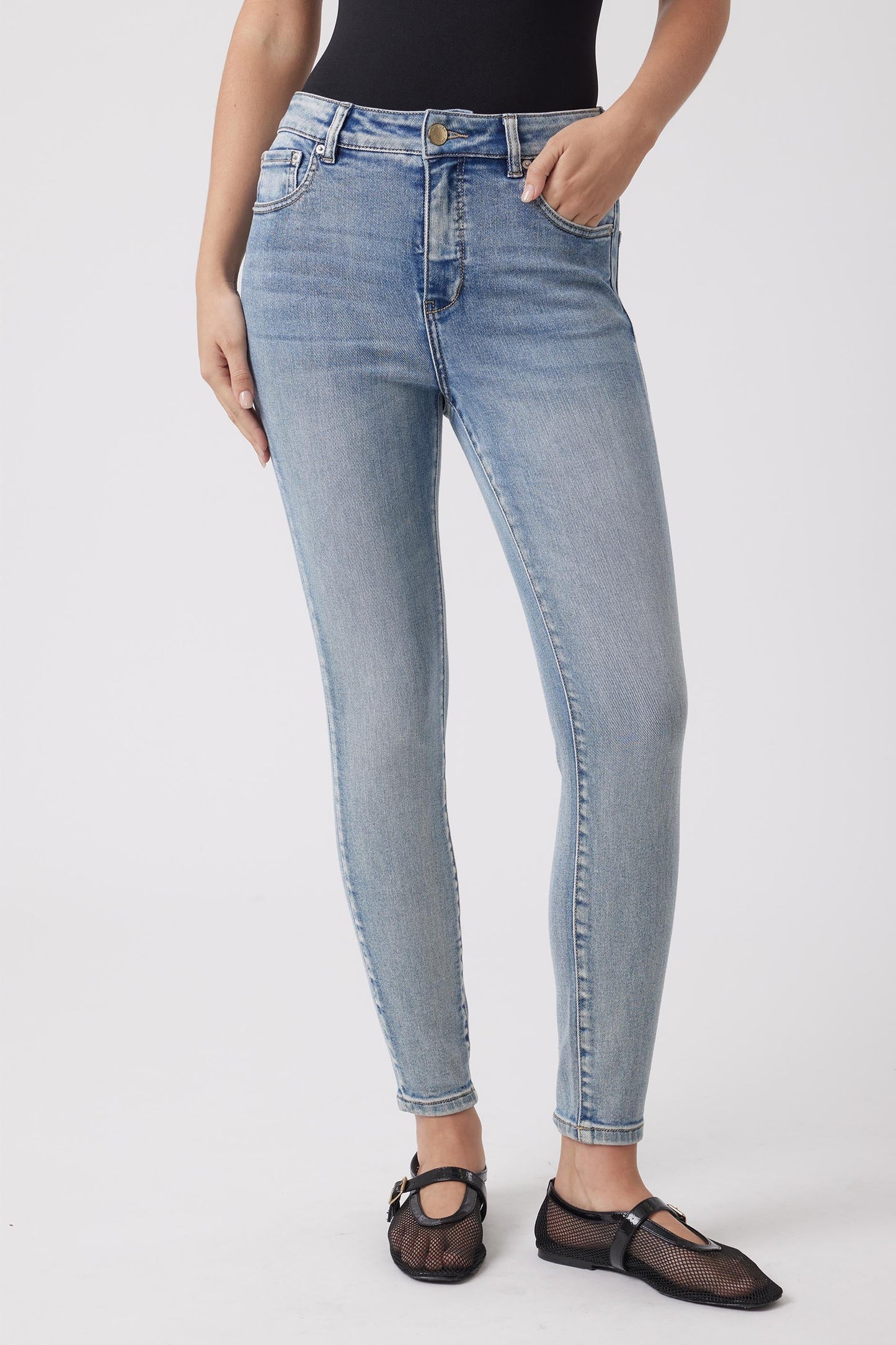 Evie High Rise Skinny Jean