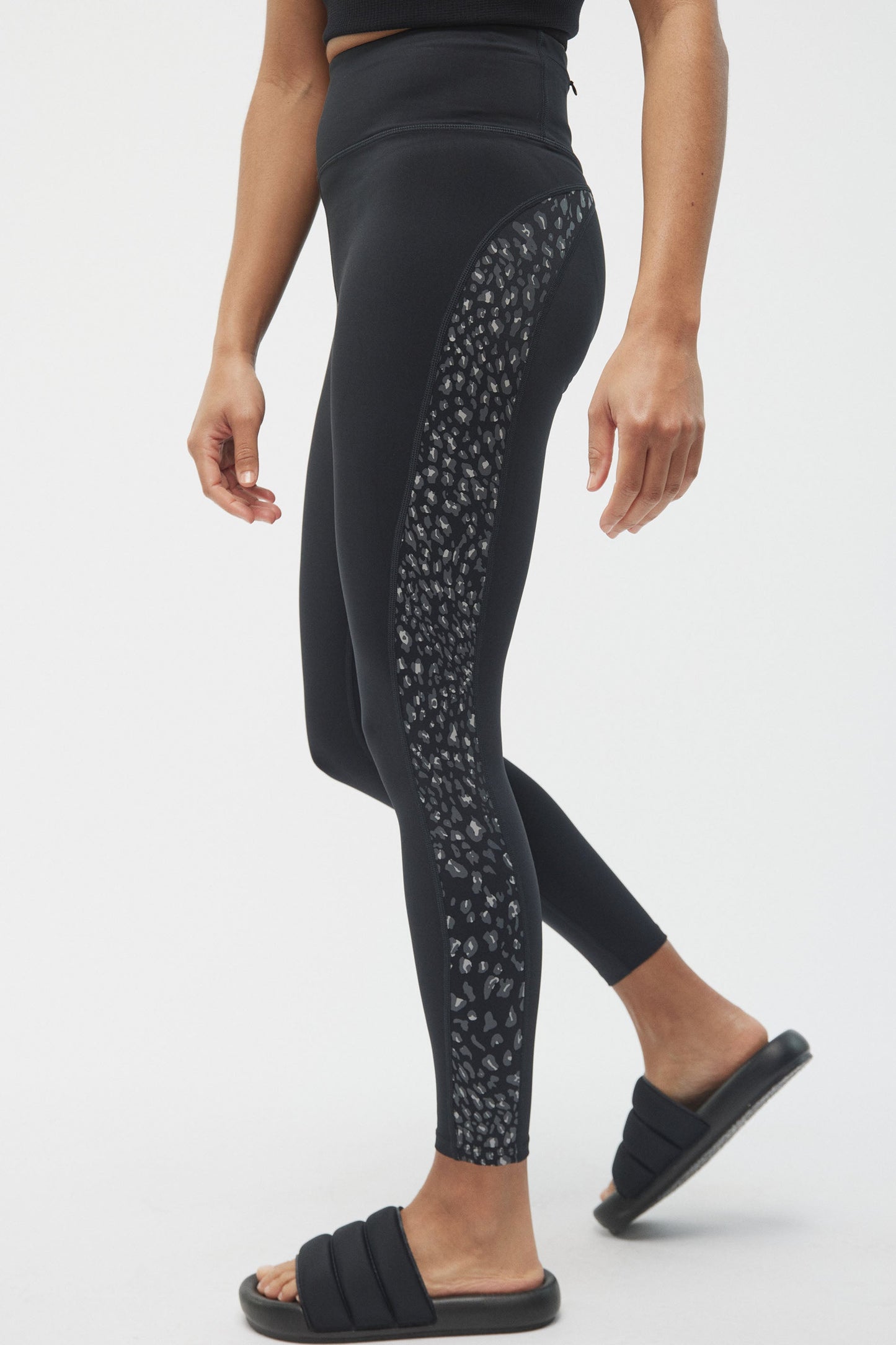 D-Luxe Spliced Legging