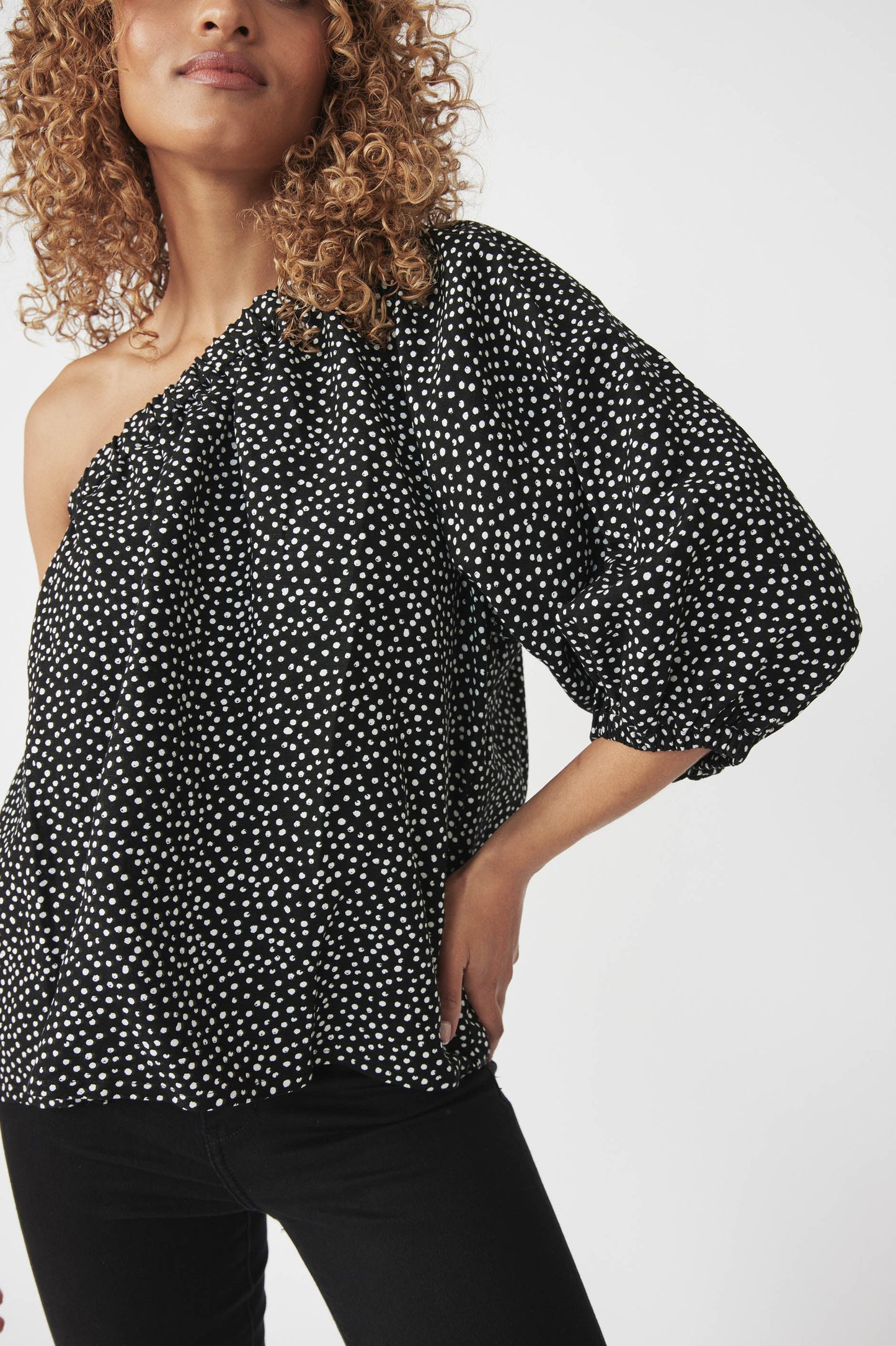 Sara One Shoulder Top