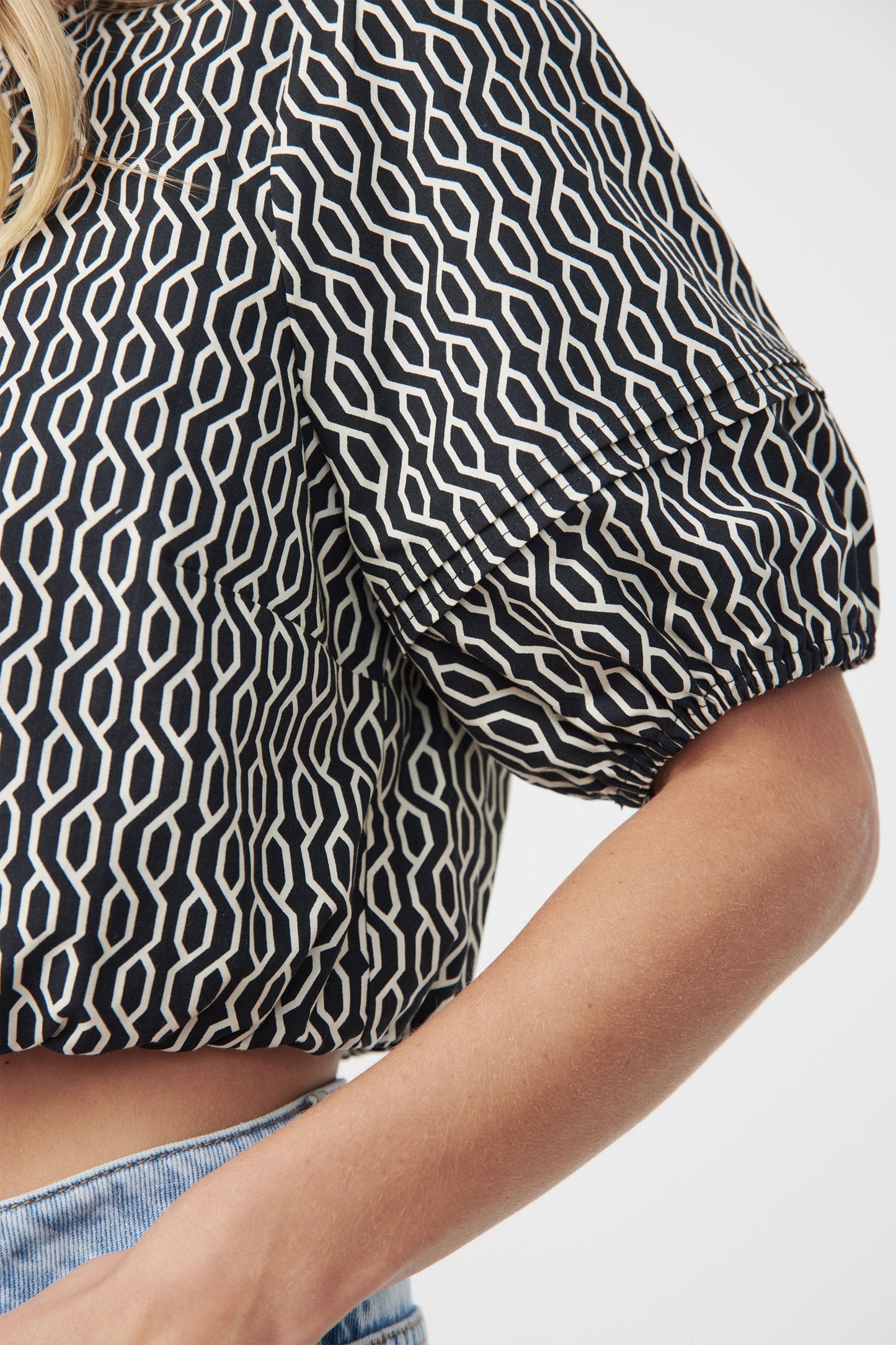Ivy Puff Sleeve Detail Top