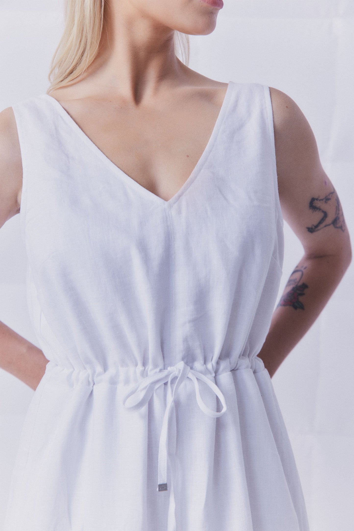 D-Luxe V Neck Linen Dress