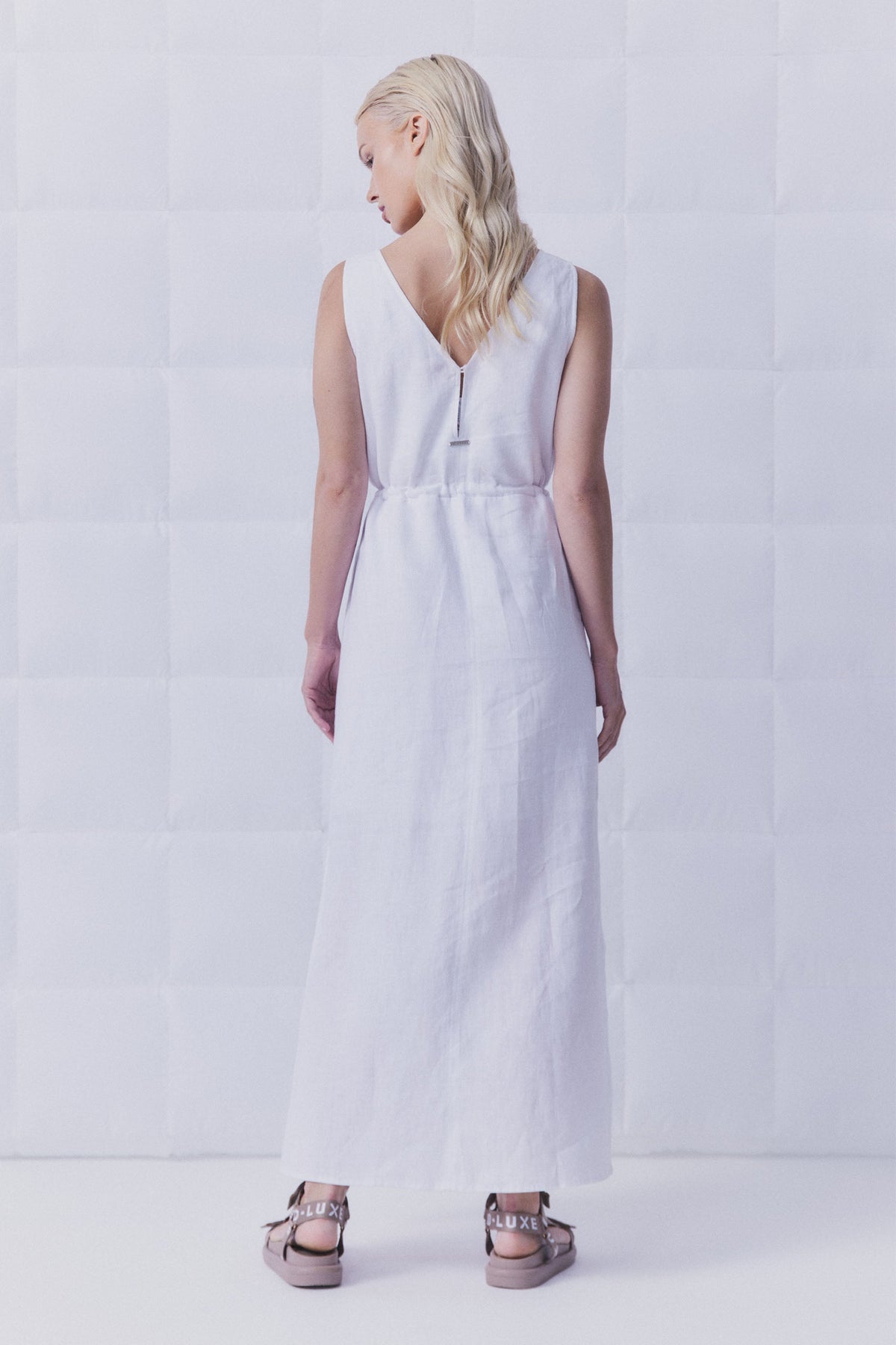 D-Luxe V Neck Linen Dress