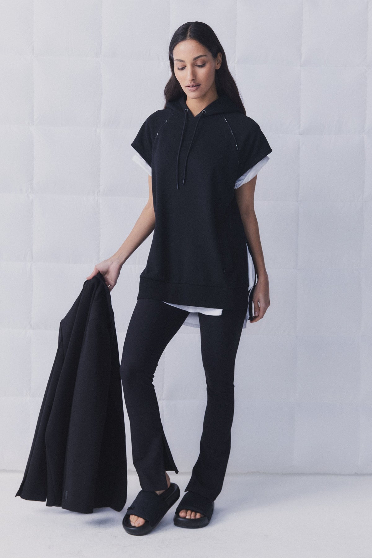 D-LUXE Sleeveless Hoodie