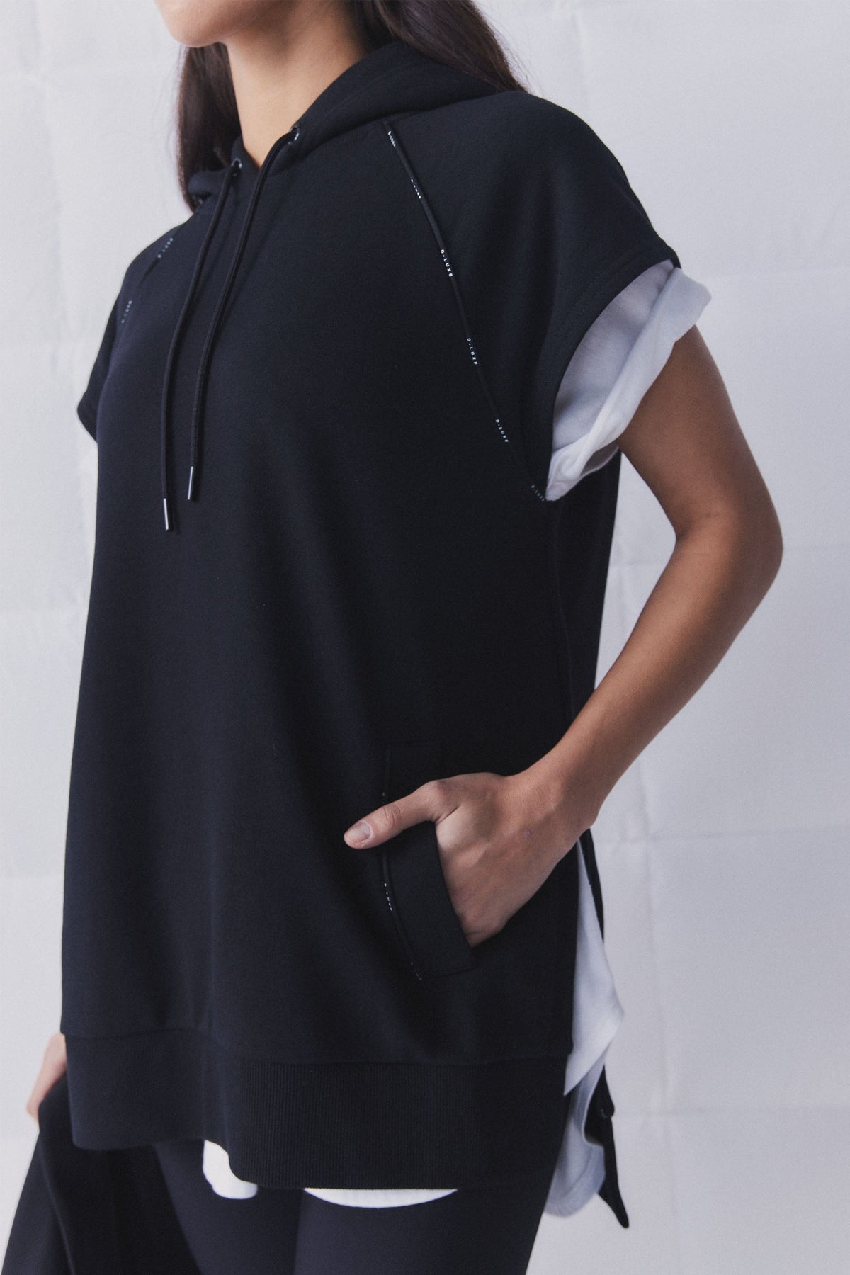 D-LUXE Sleeveless Hoodie