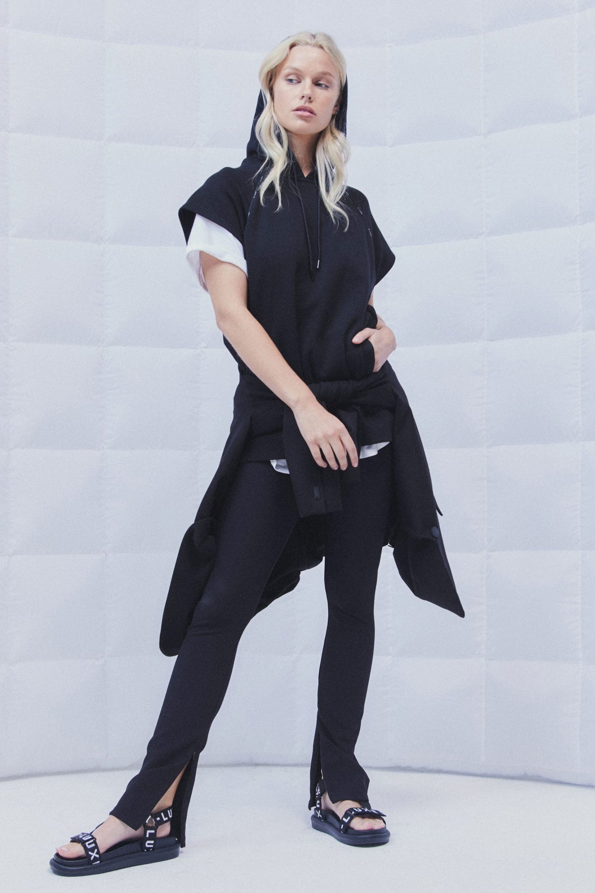 D-LUXE Sleeveless Hoodie