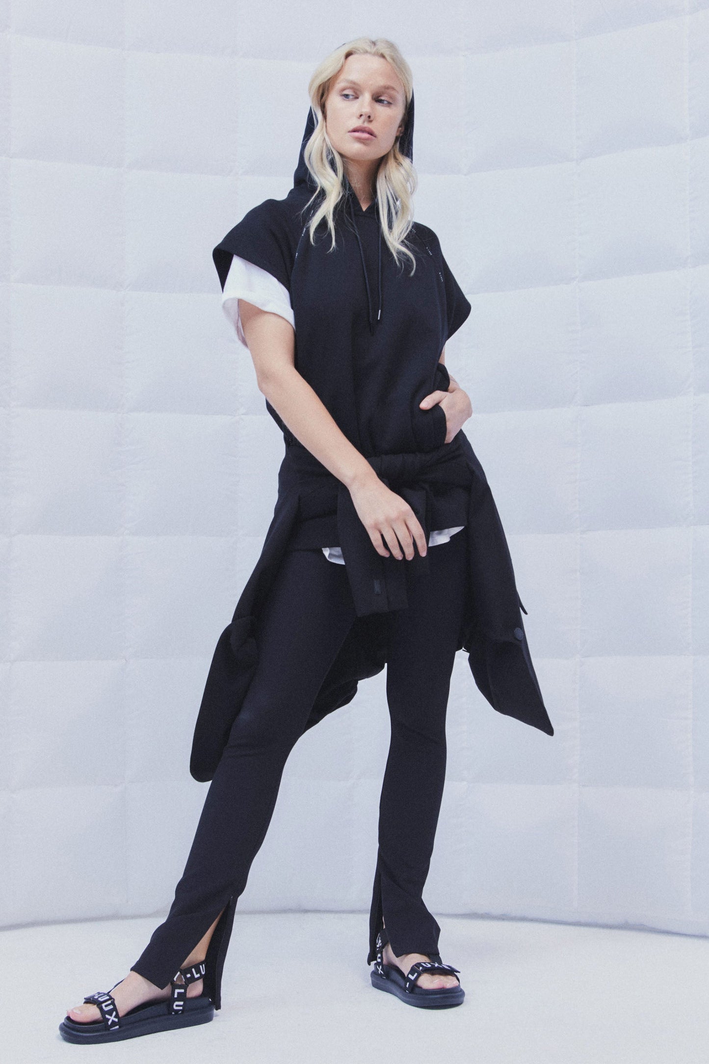 D-LUXE Sleeveless Hoodie