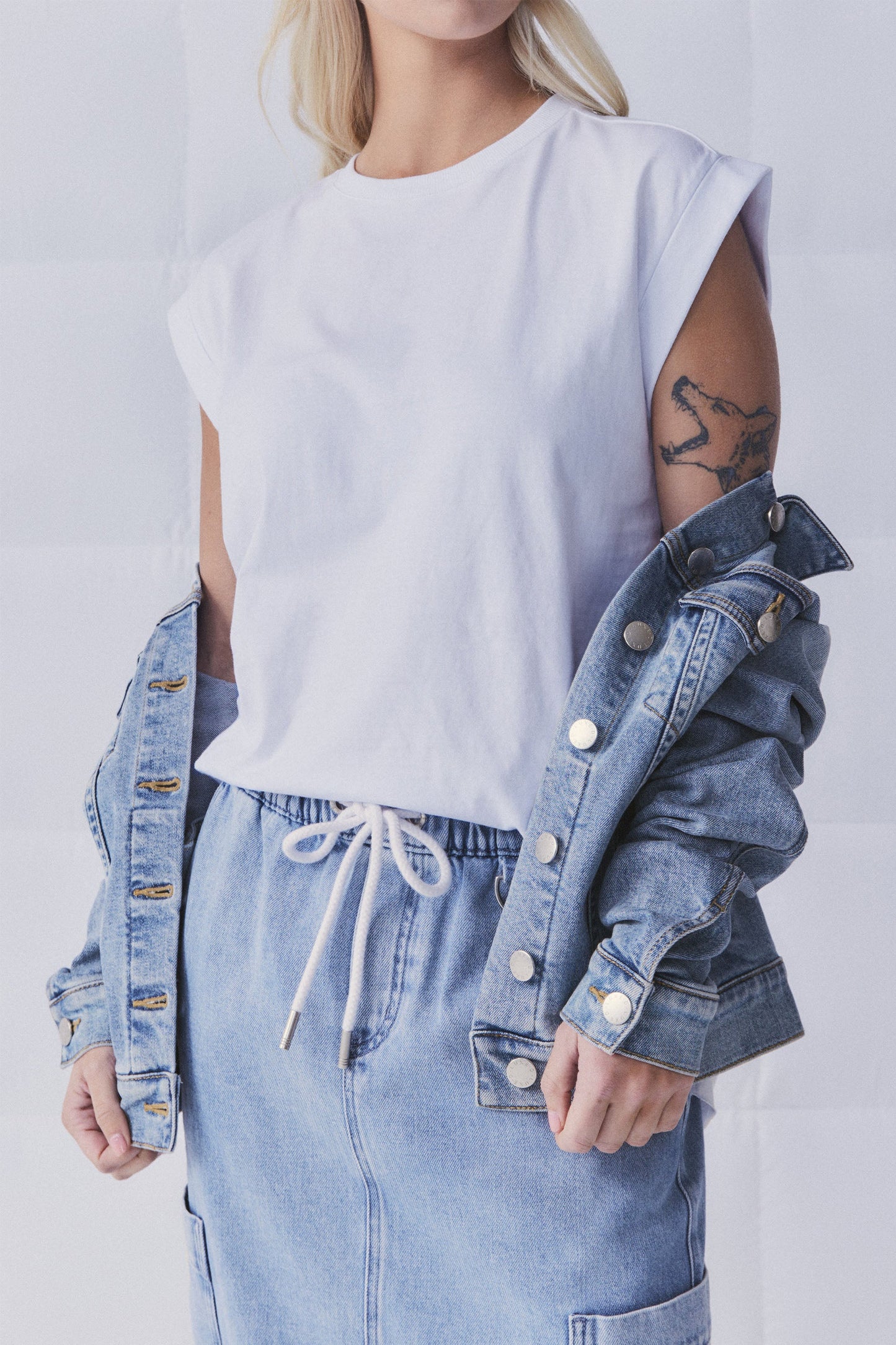 D-Luxe Rolled Cuff Tee