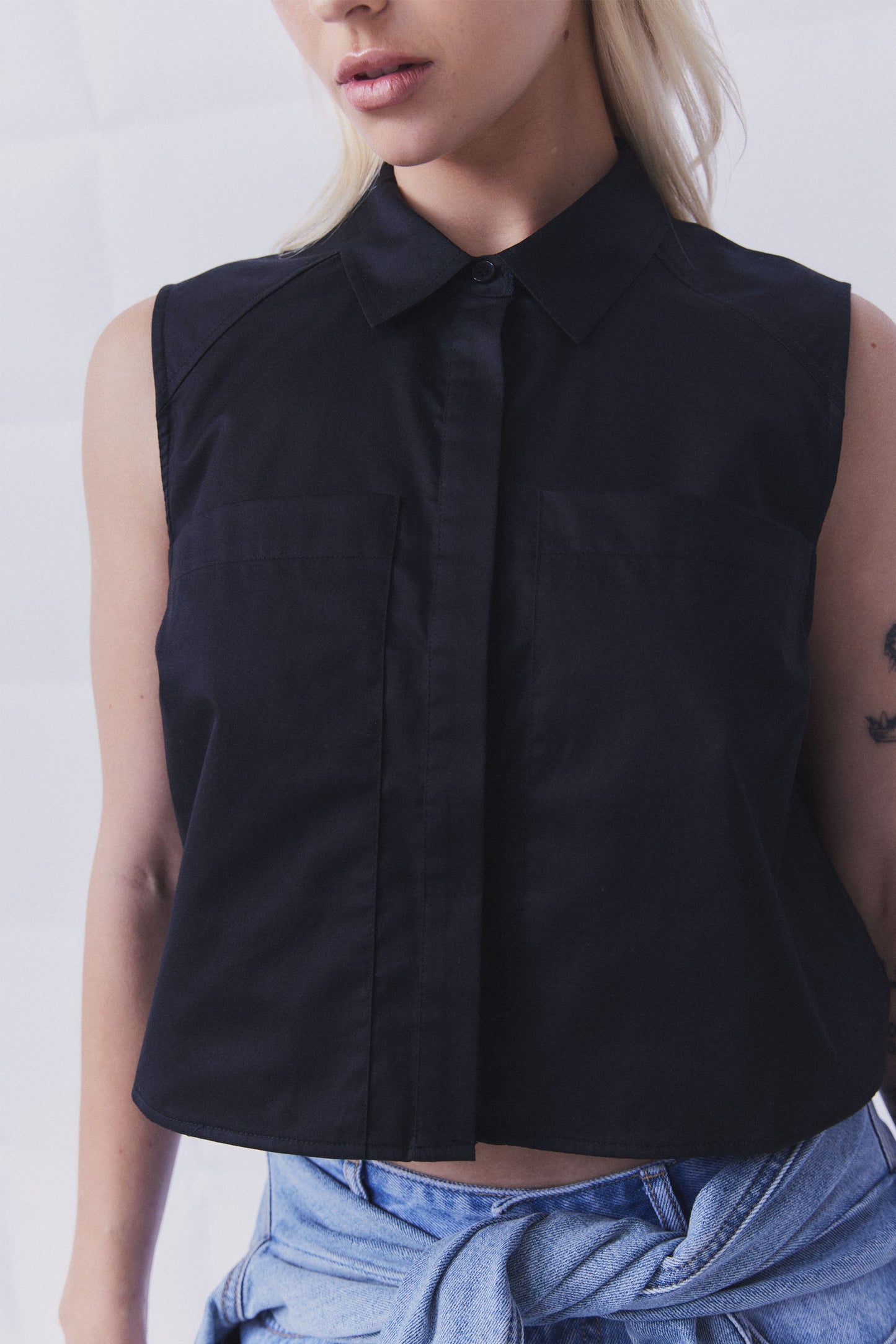 D-Luxe Crop Sleeveless Shirt