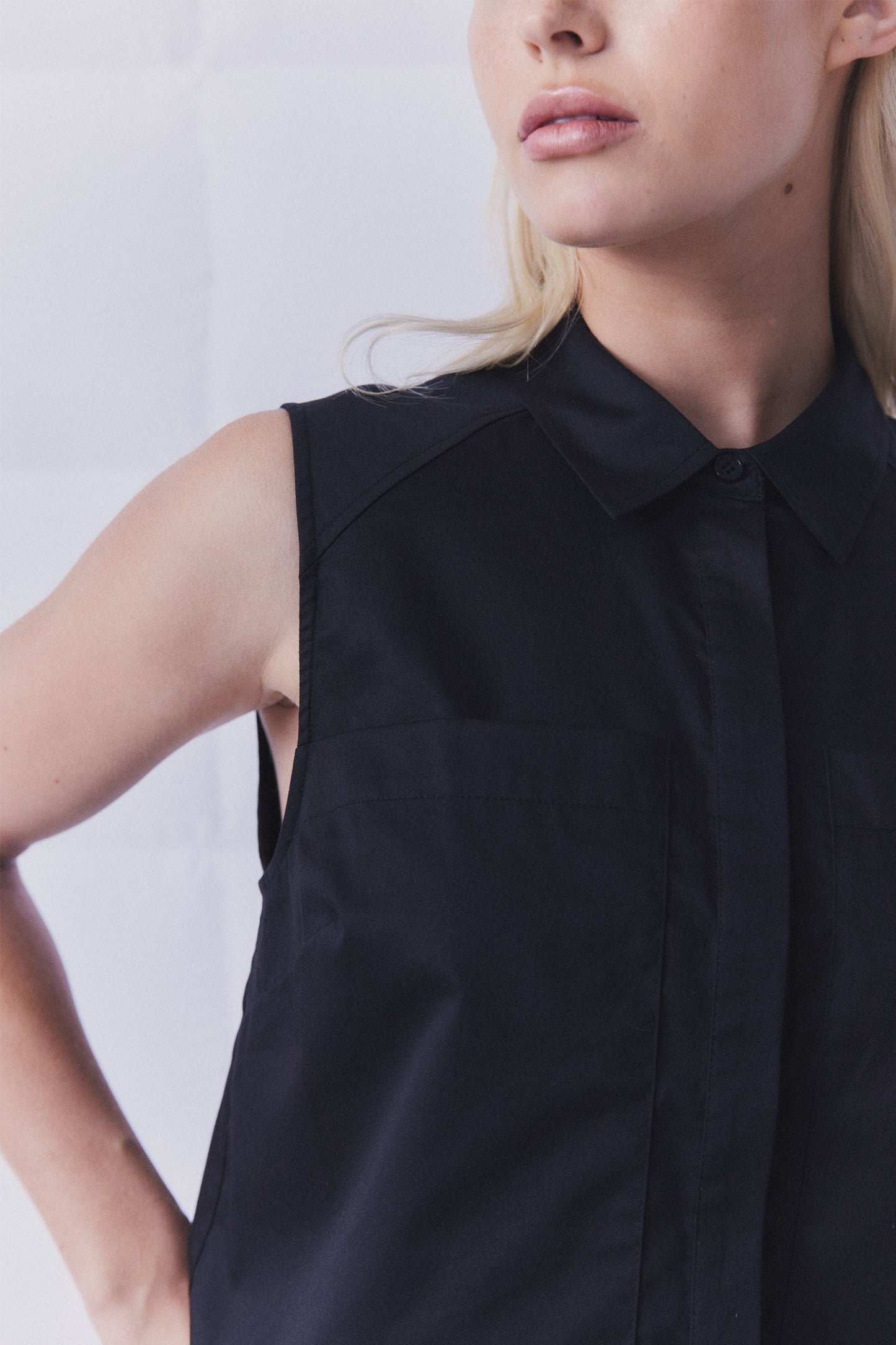 D-Luxe Crop Sleeveless Shirt