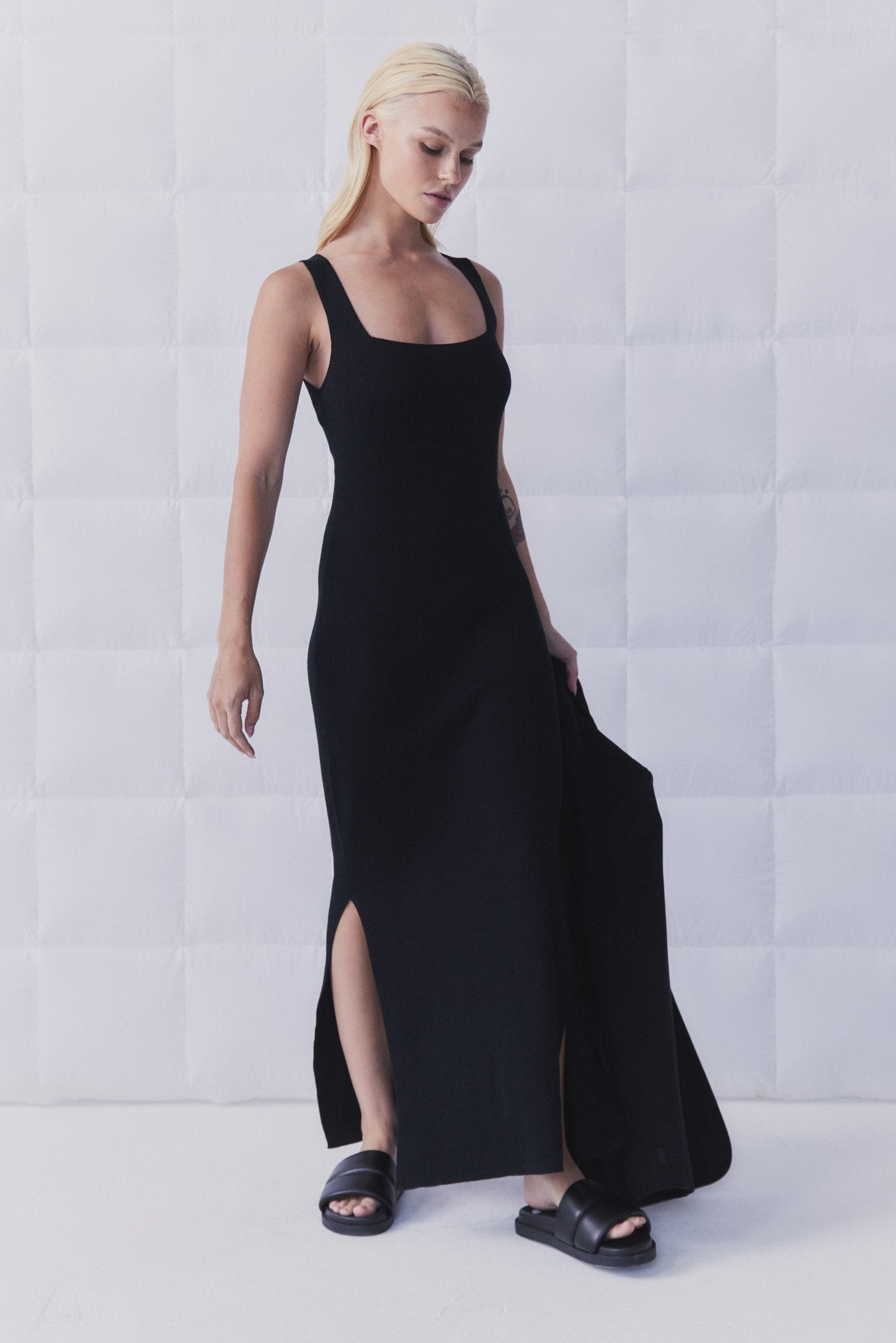 D-Luxe Square Neck Knit Dress