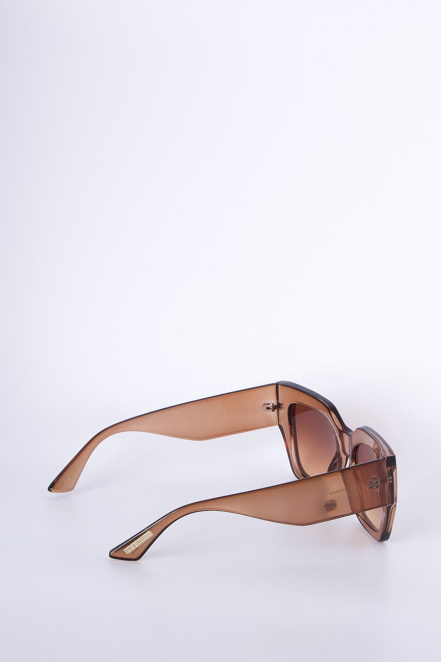 Oversized Cat Eye