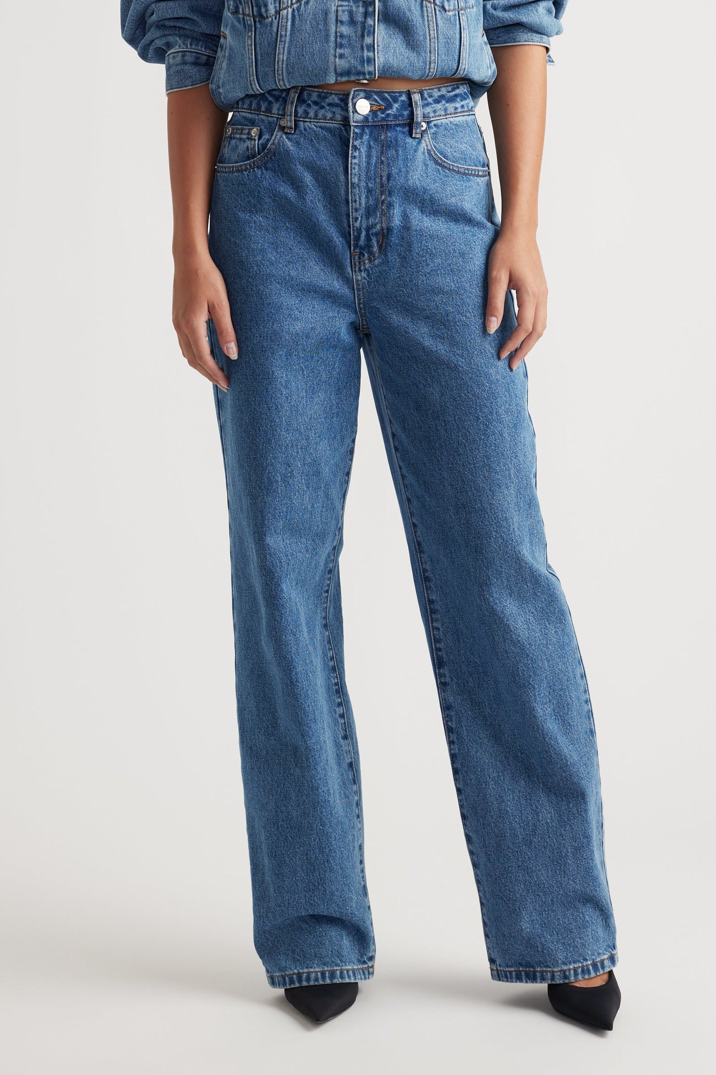 Ariana Straight Leg Jean